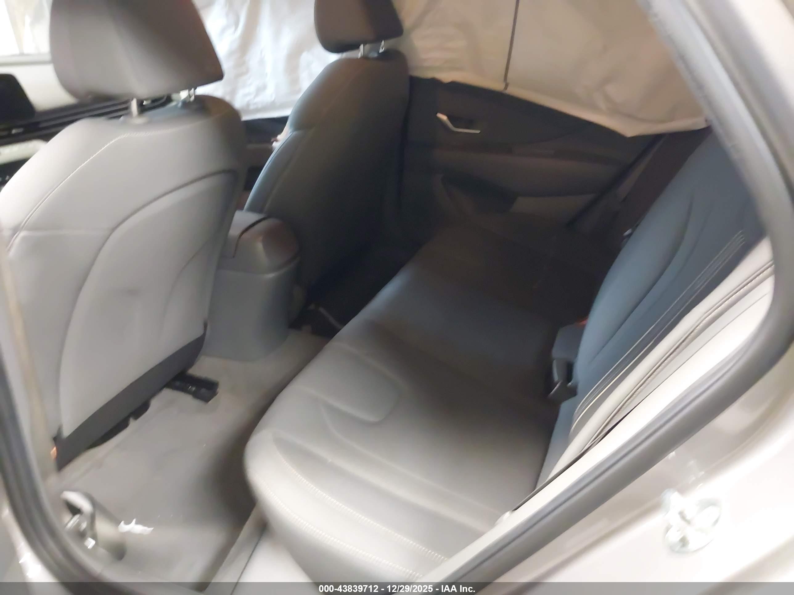 HYUNDAI ELANTRA image 8