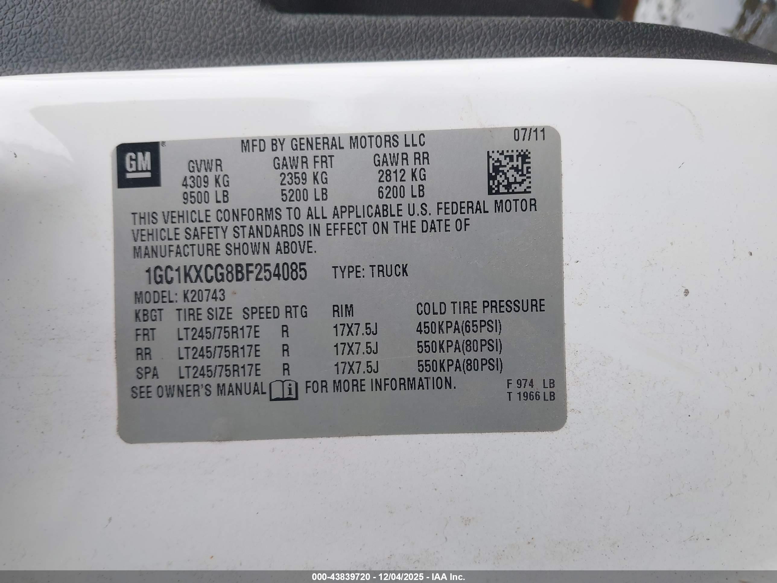 CHEVROLET SILVERADO image 9