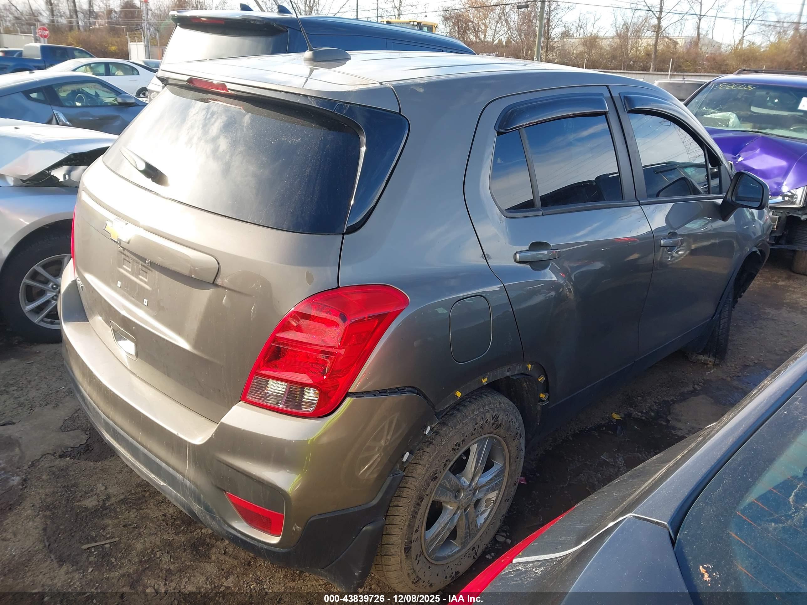 CHEVROLET TRAX image 4
