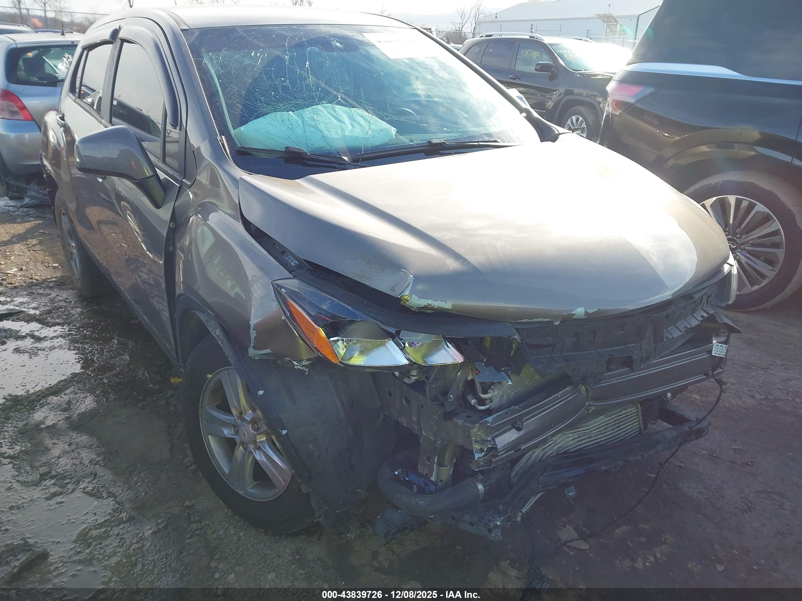 CHEVROLET TRAX image 6