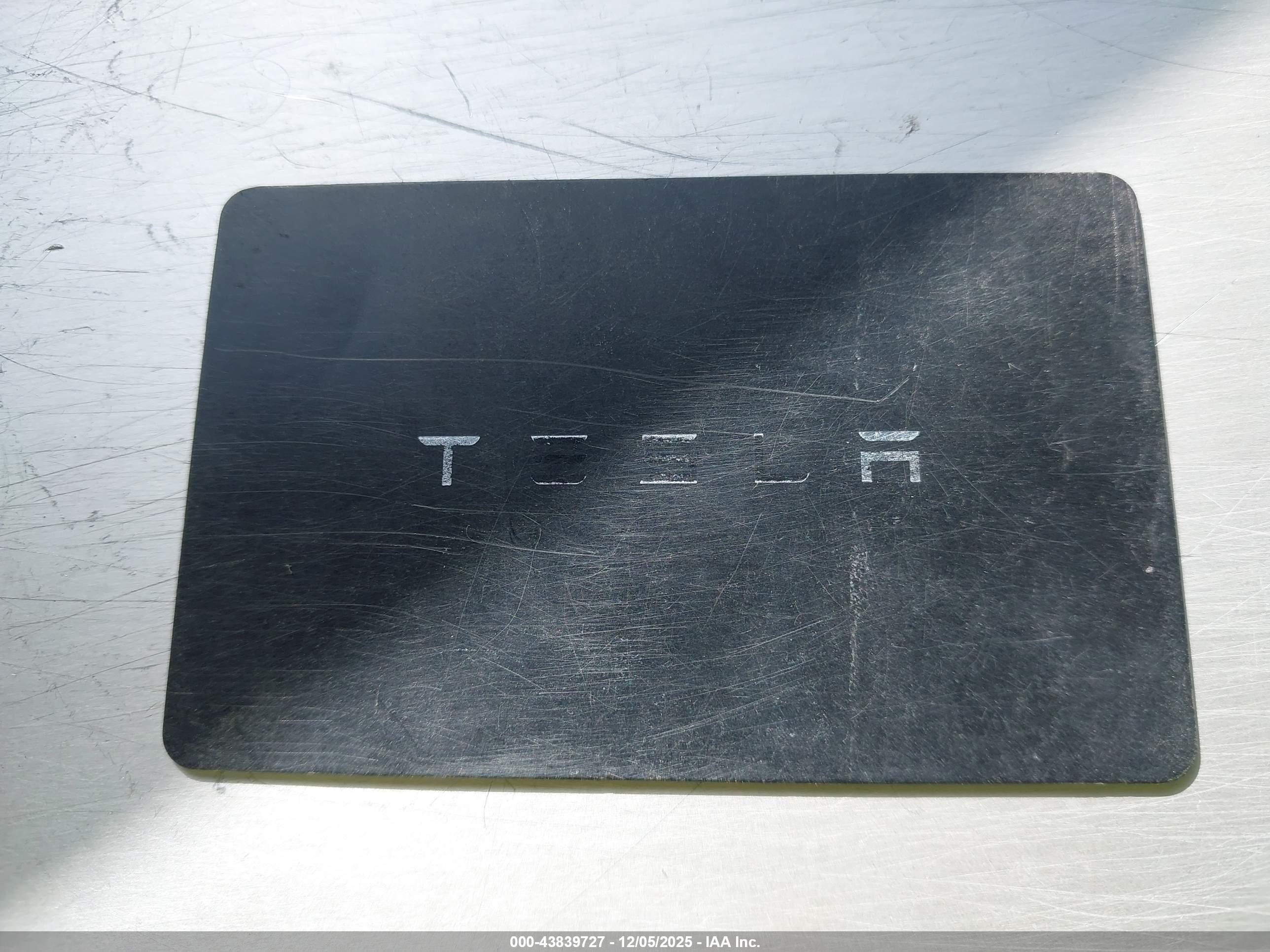 TESLA MODEL image 11