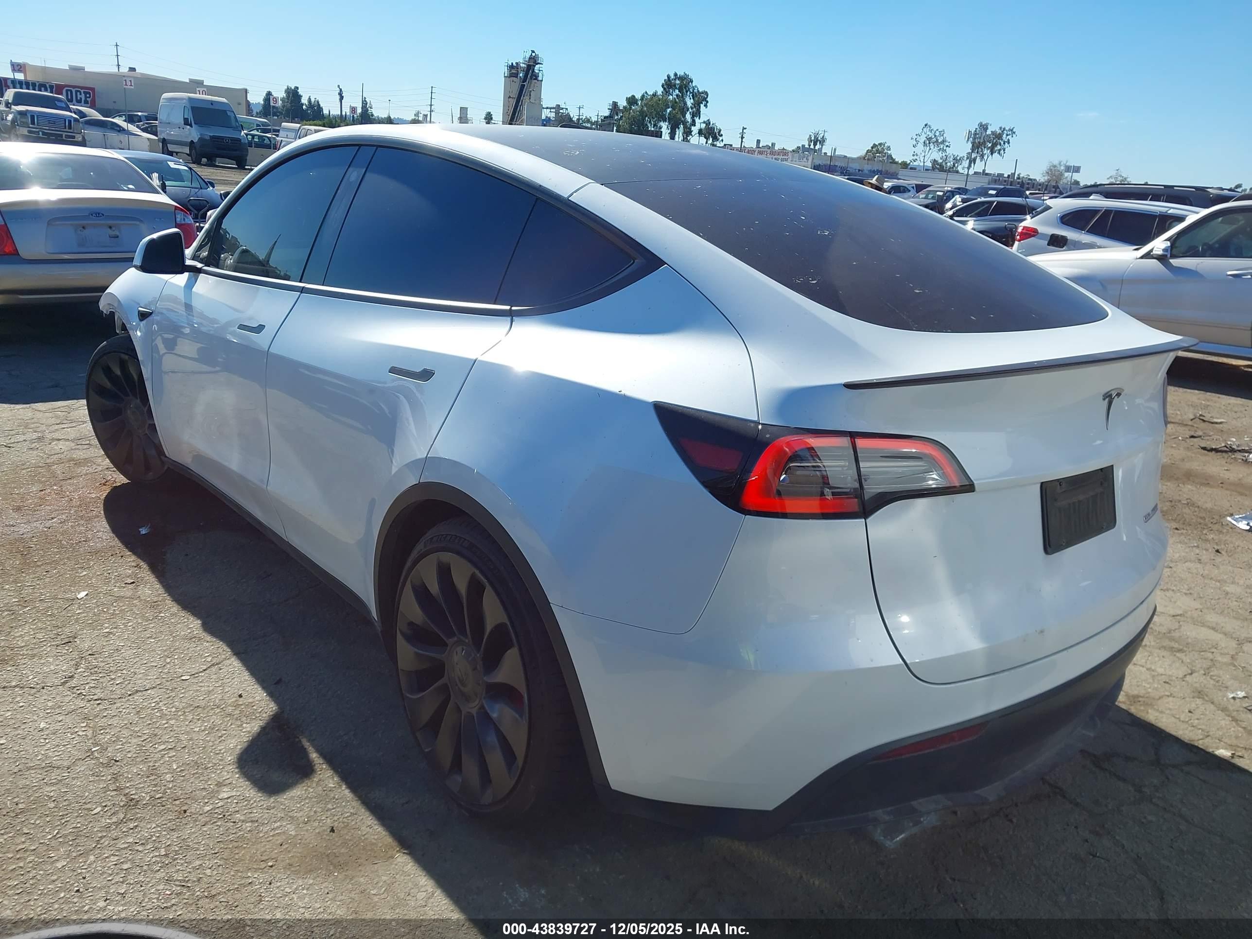 TESLA MODEL image 3