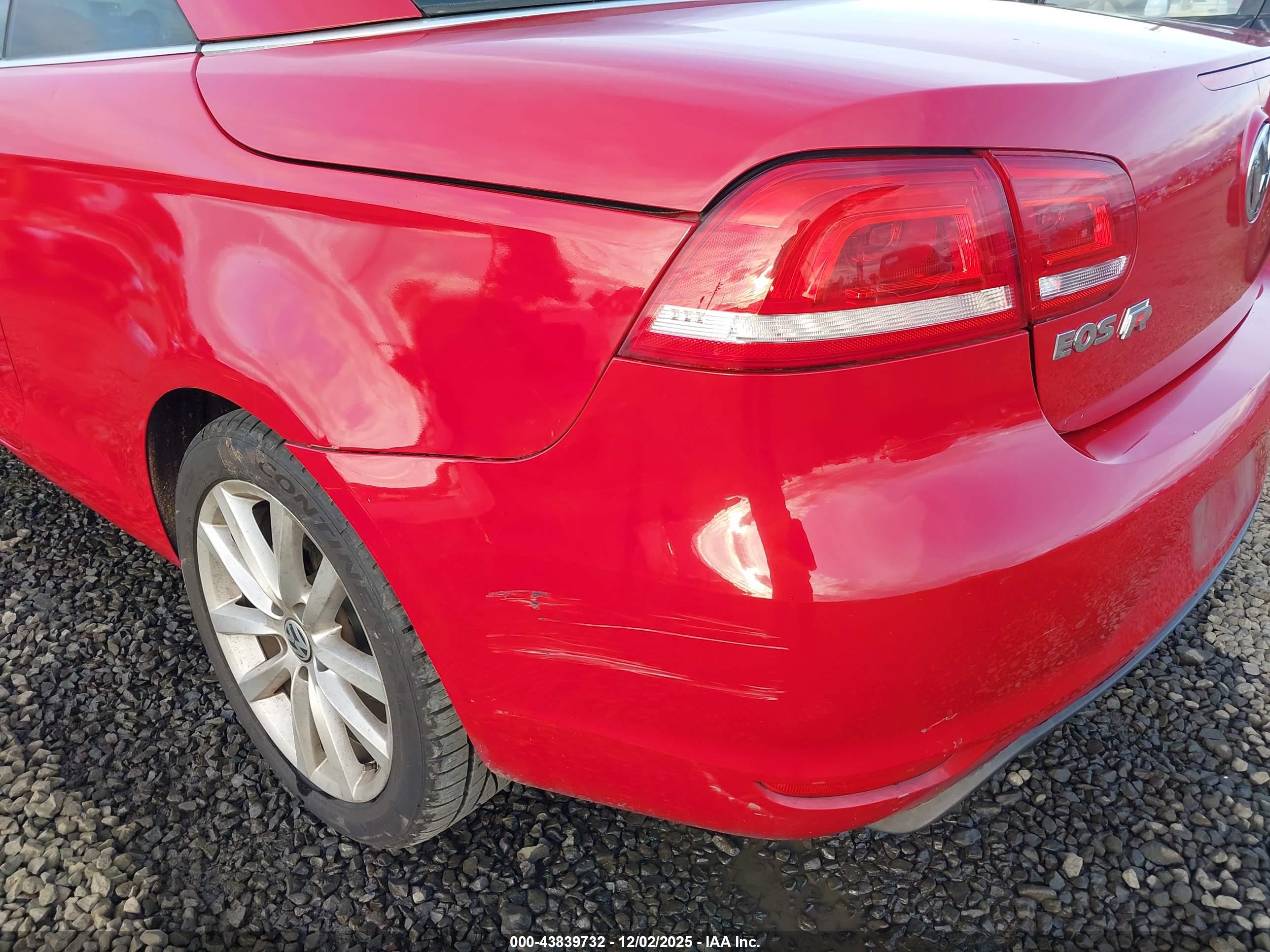 VOLKSWAGEN EOS image 6