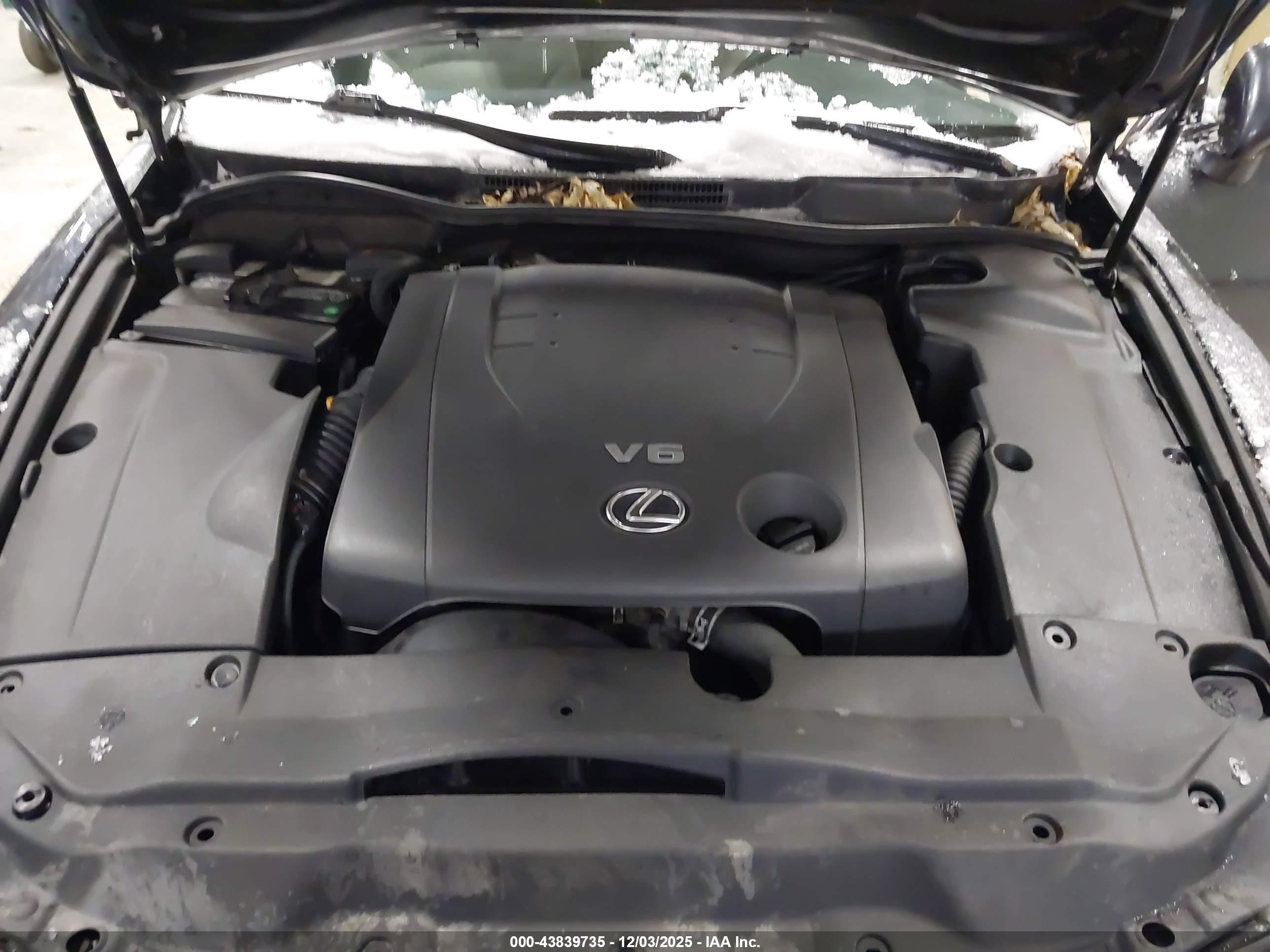 LEXUS IS image 10