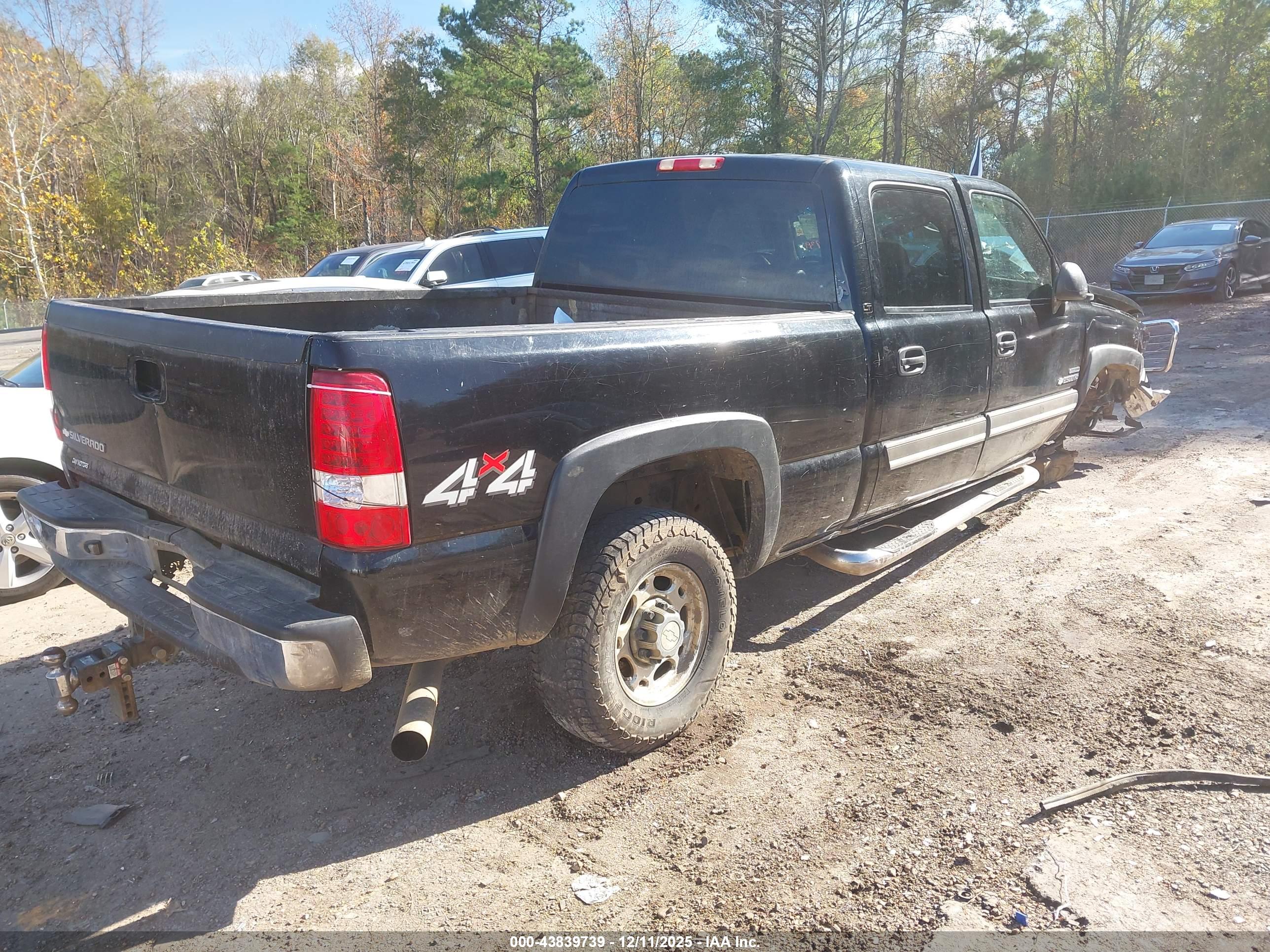 CHEVROLET SILVERADO image 4