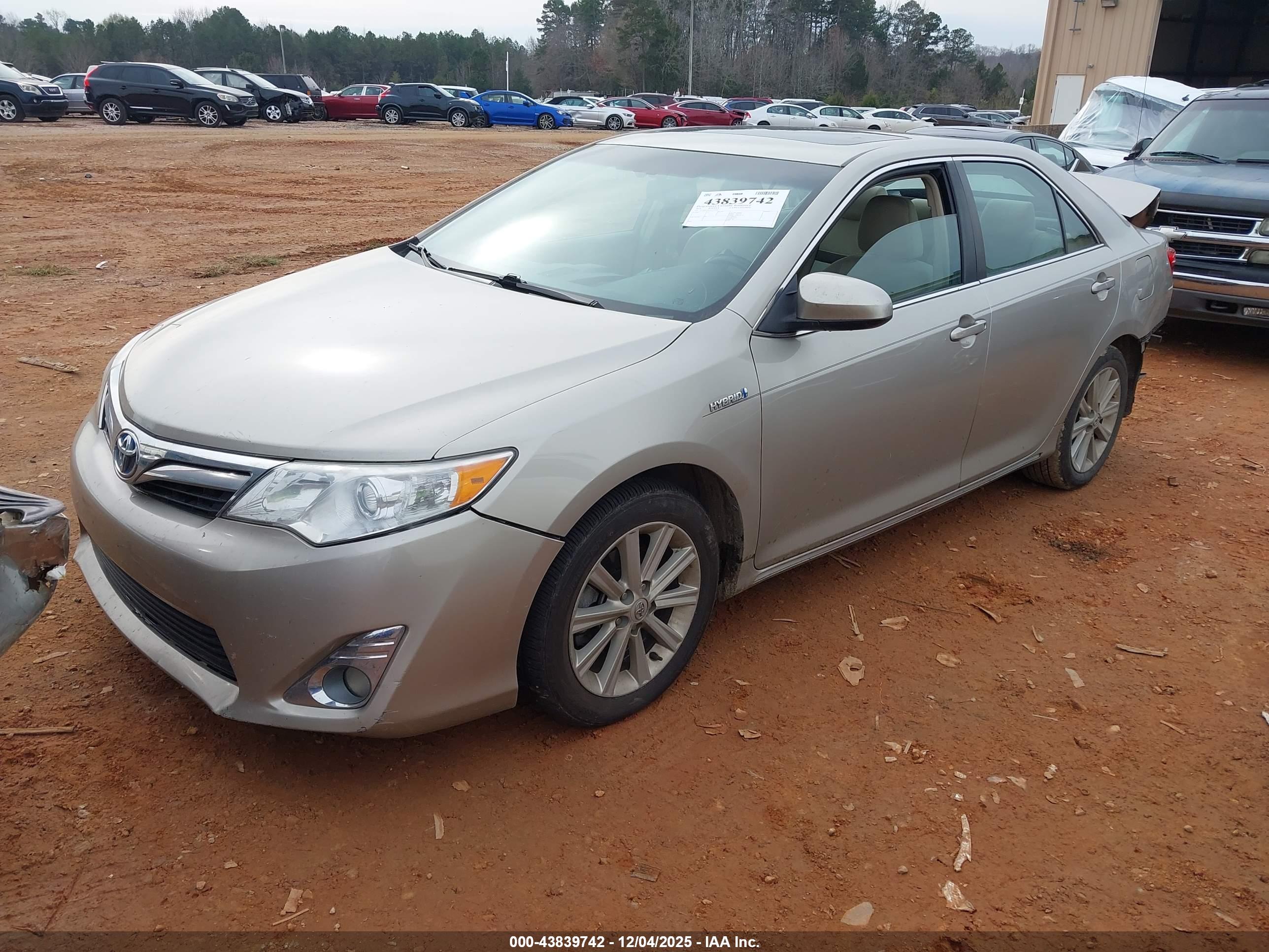 TOYOTA CAMRY image 2