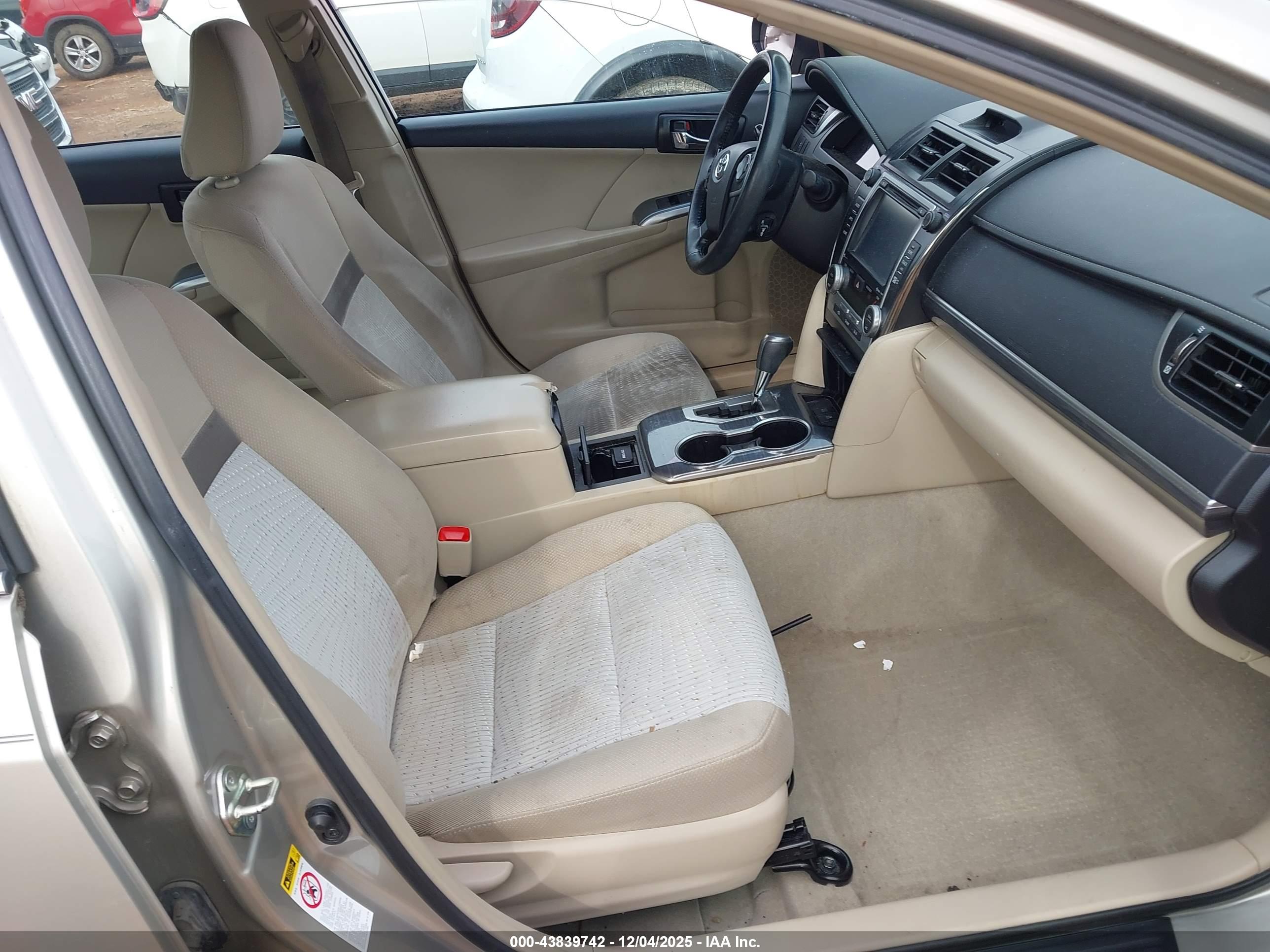 TOYOTA CAMRY image 5