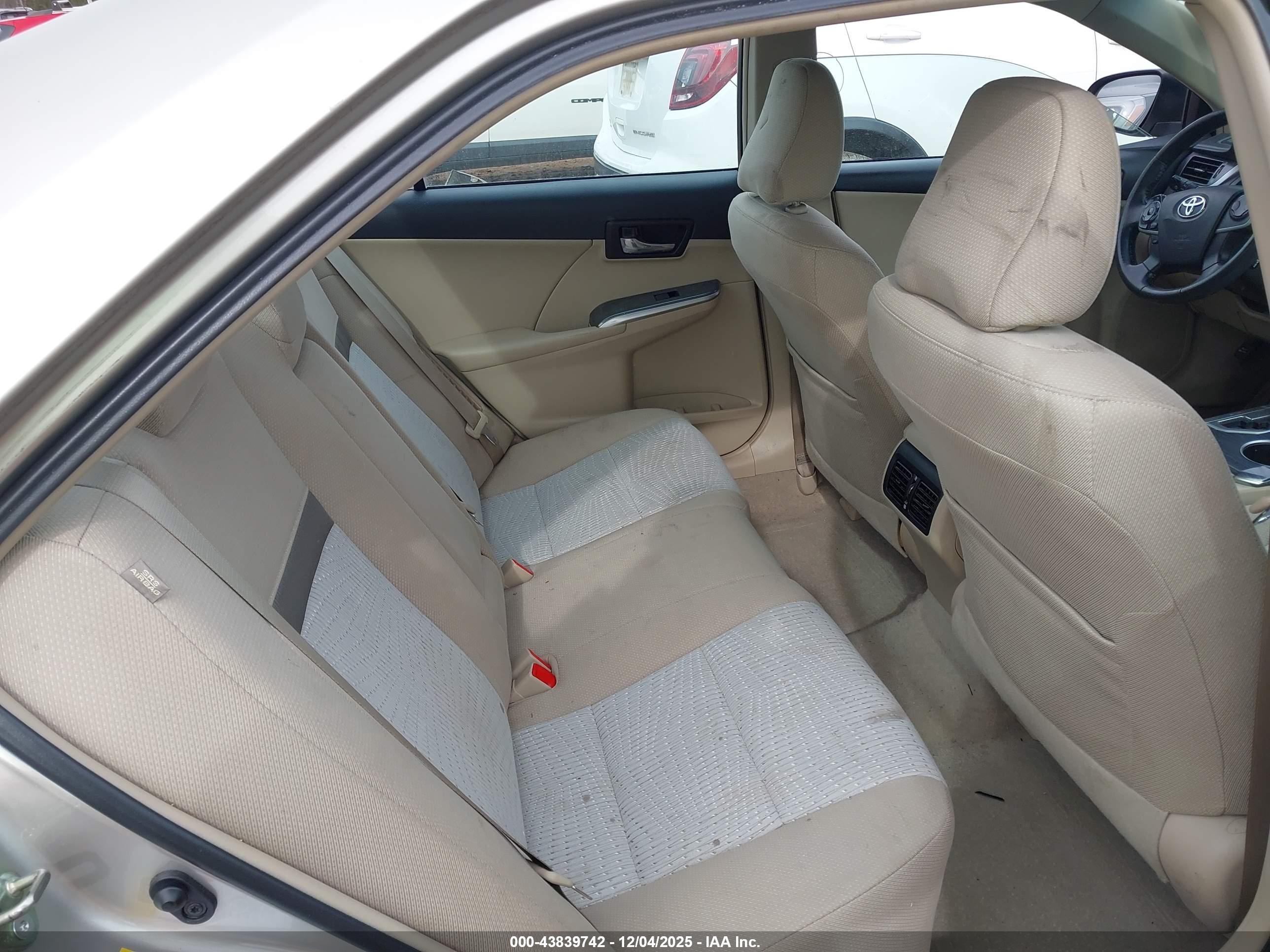 TOYOTA CAMRY image 8