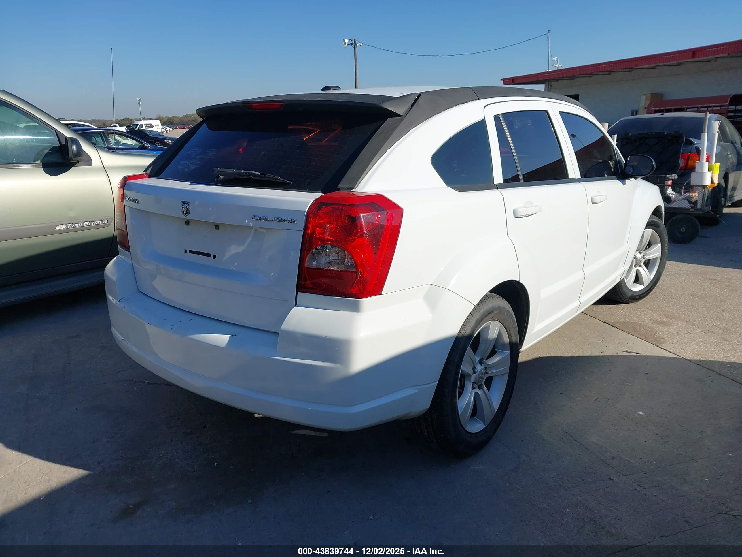 DODGE CALIBER image 4