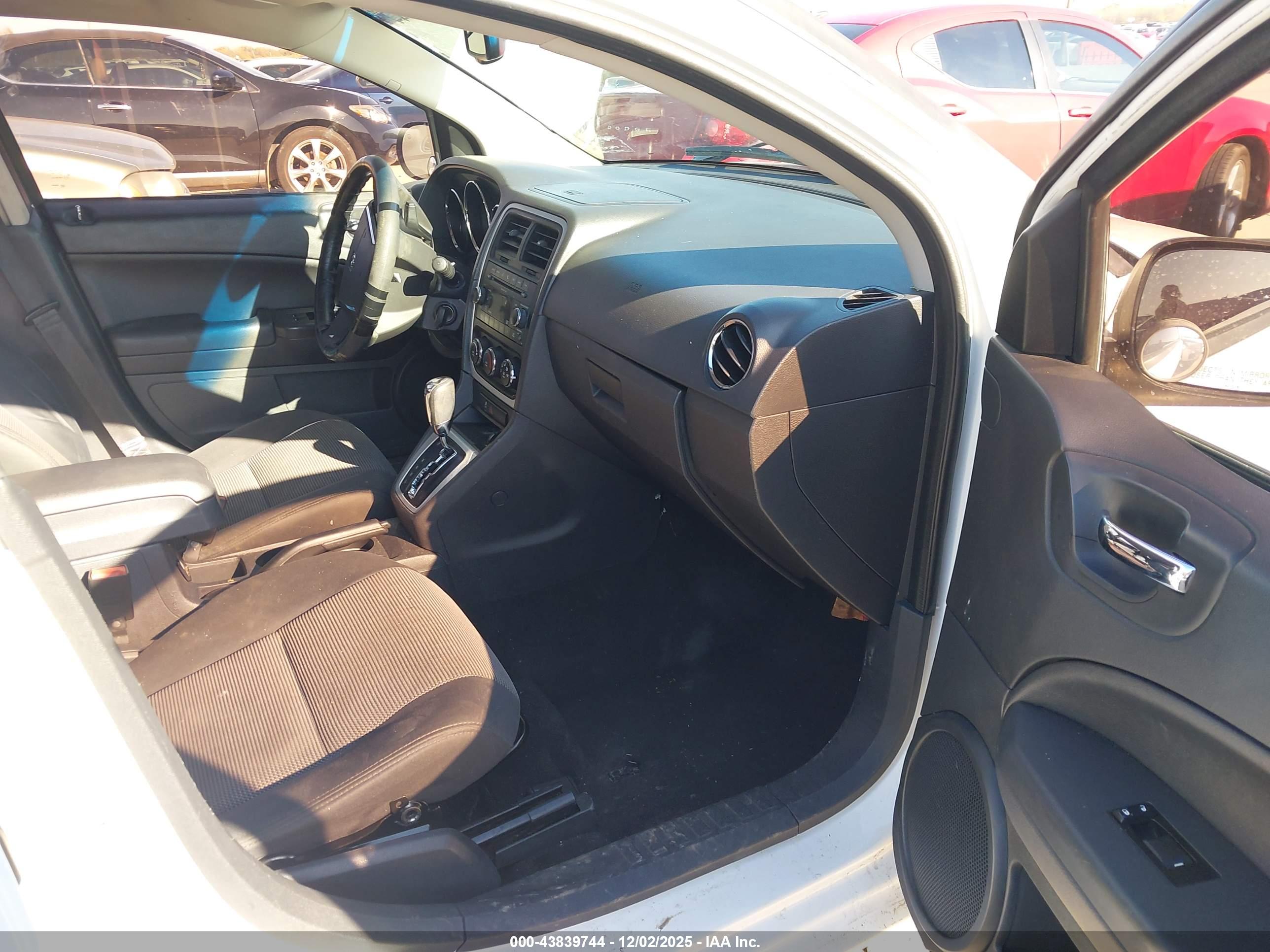 DODGE CALIBER image 5