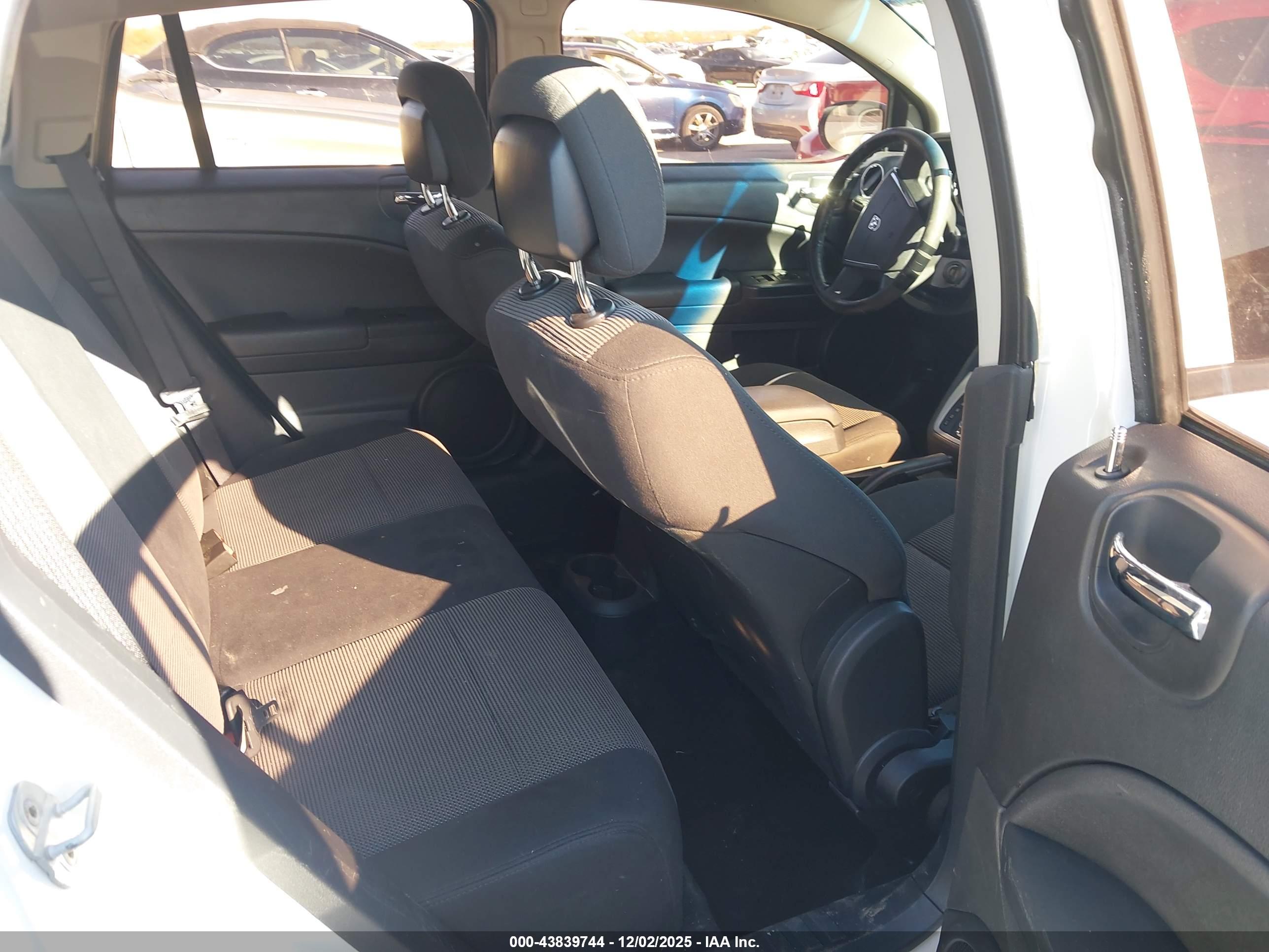 DODGE CALIBER image 8