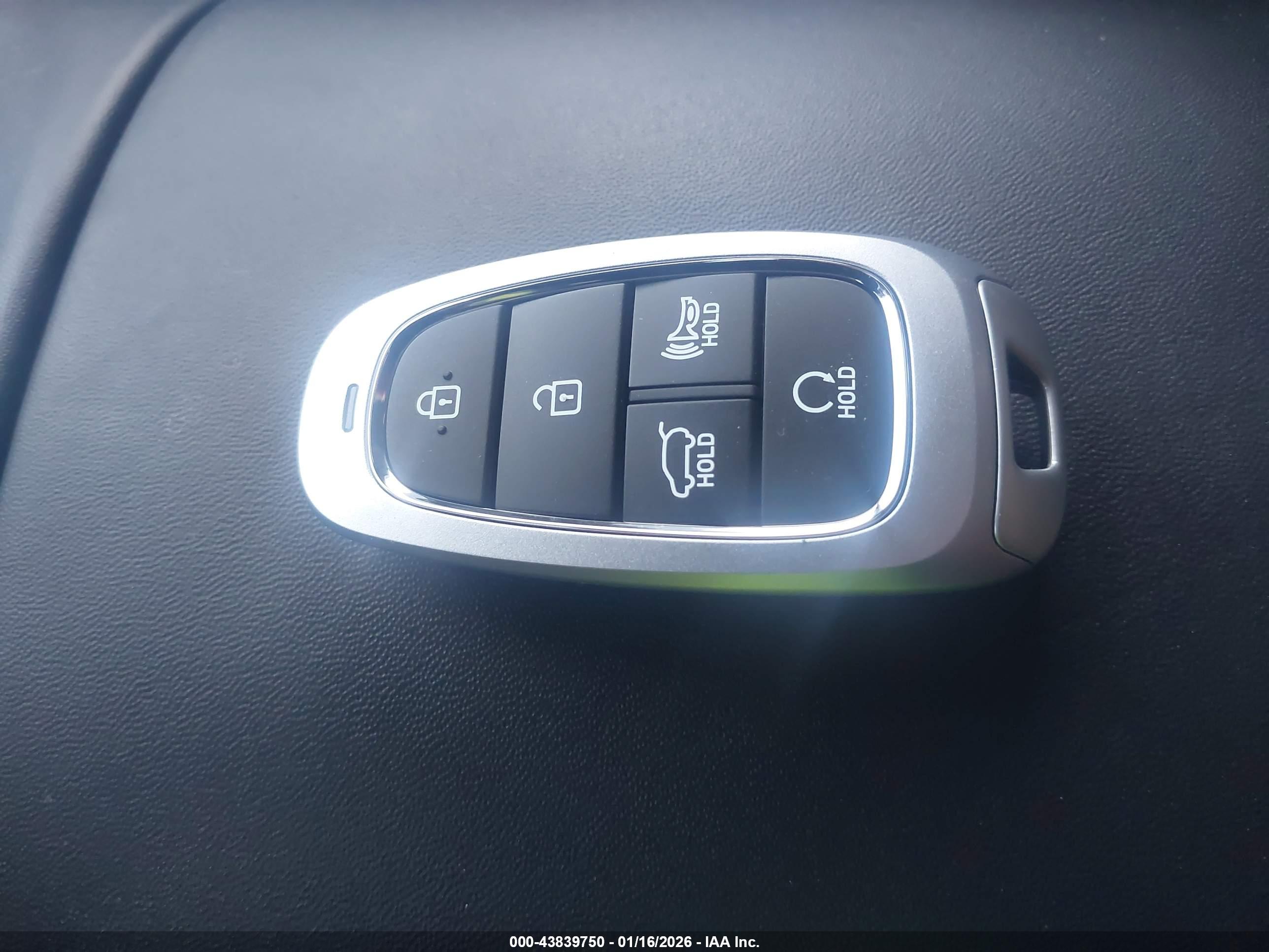 HYUNDAI SANTA image 11