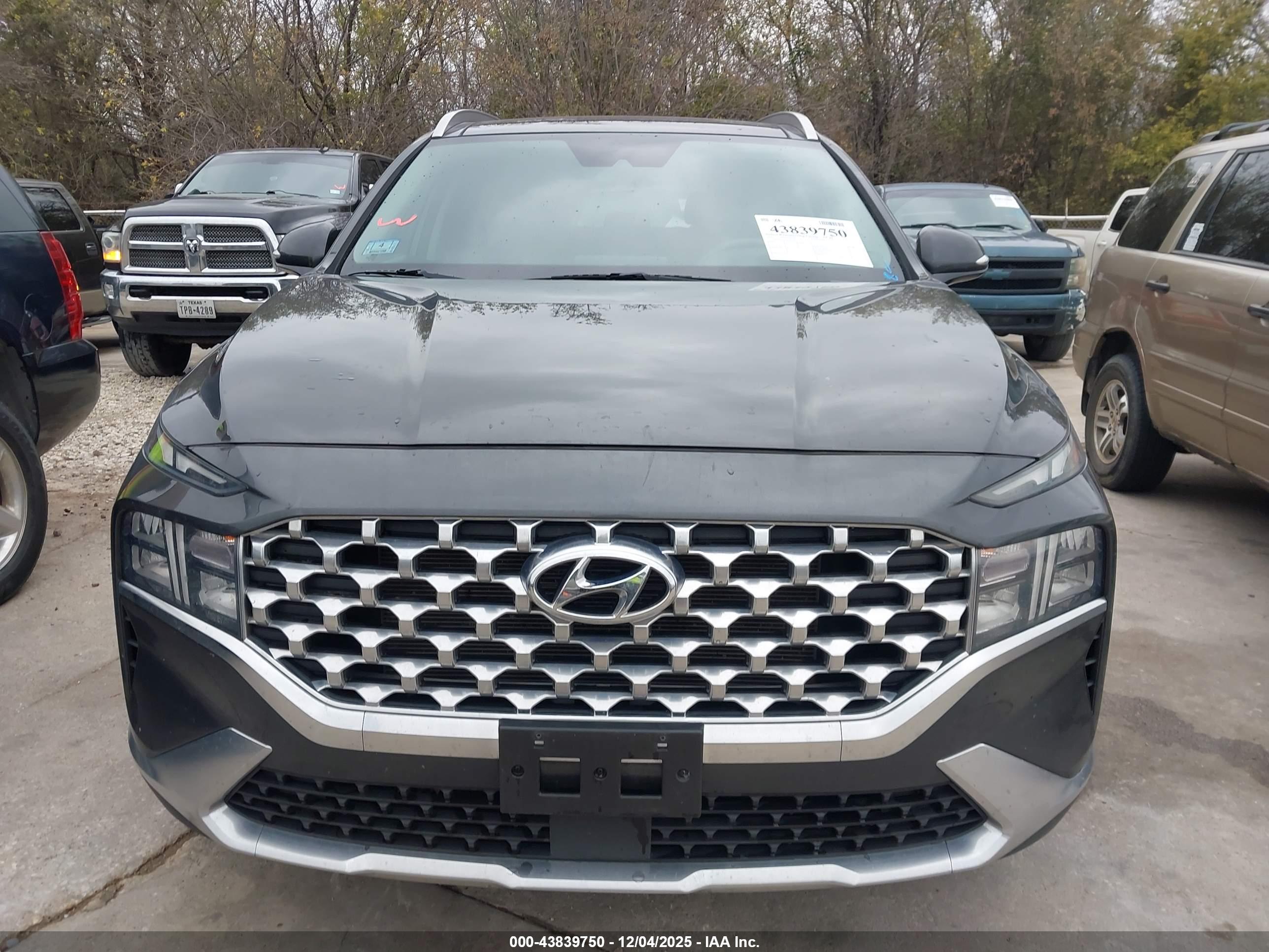 HYUNDAI SANTA image 6