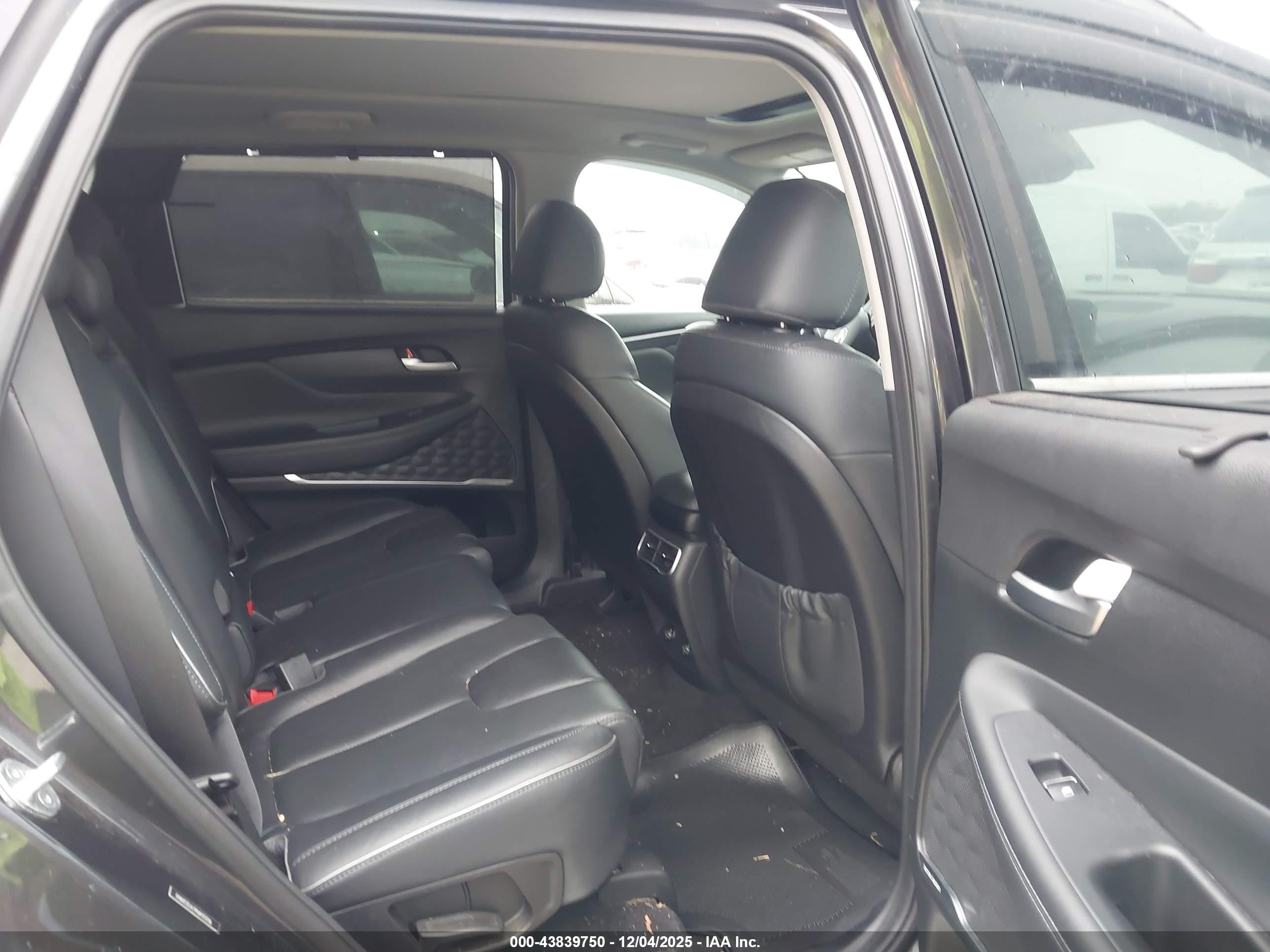 HYUNDAI SANTA image 8