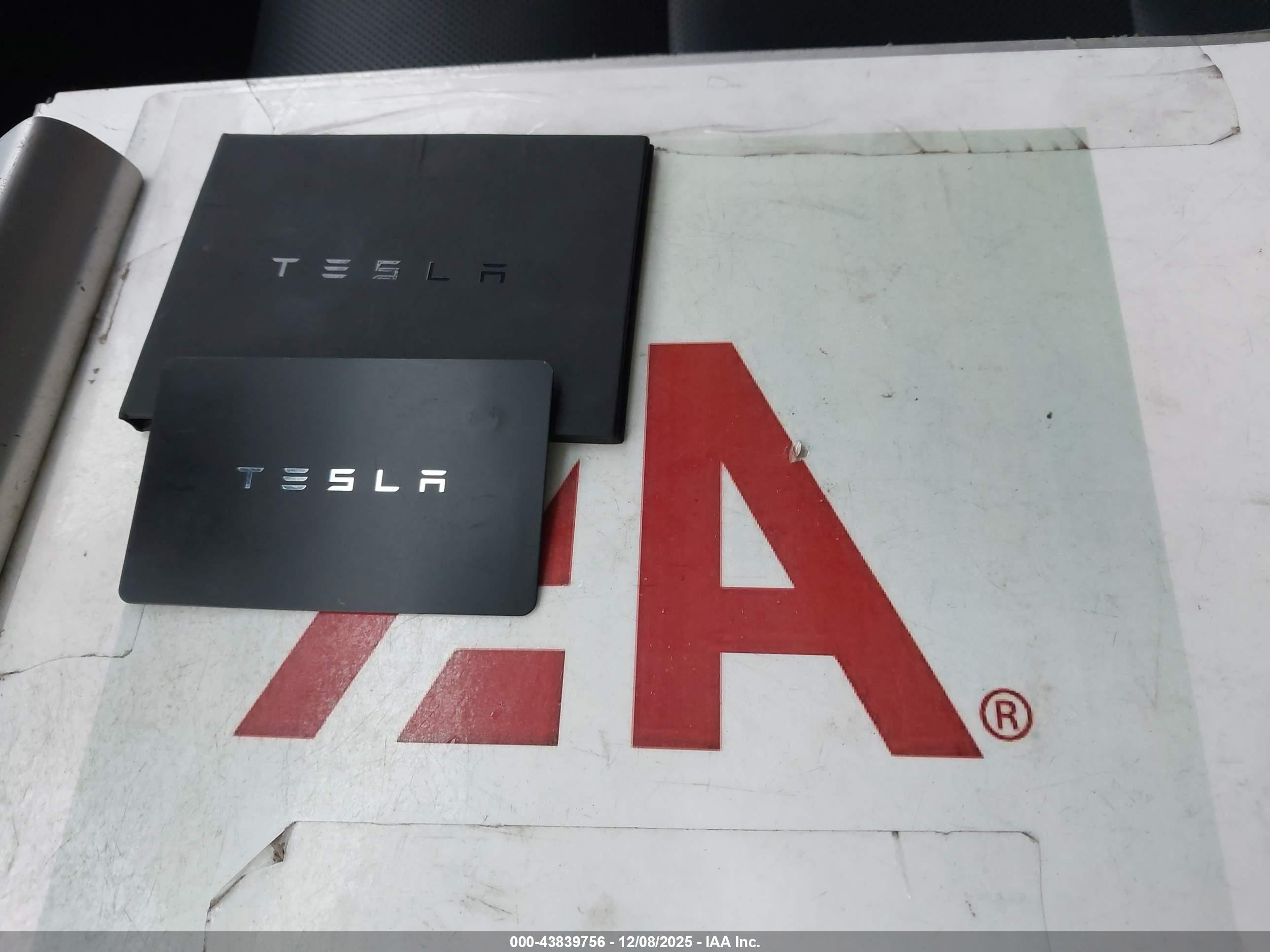 TESLA MODEL image 11
