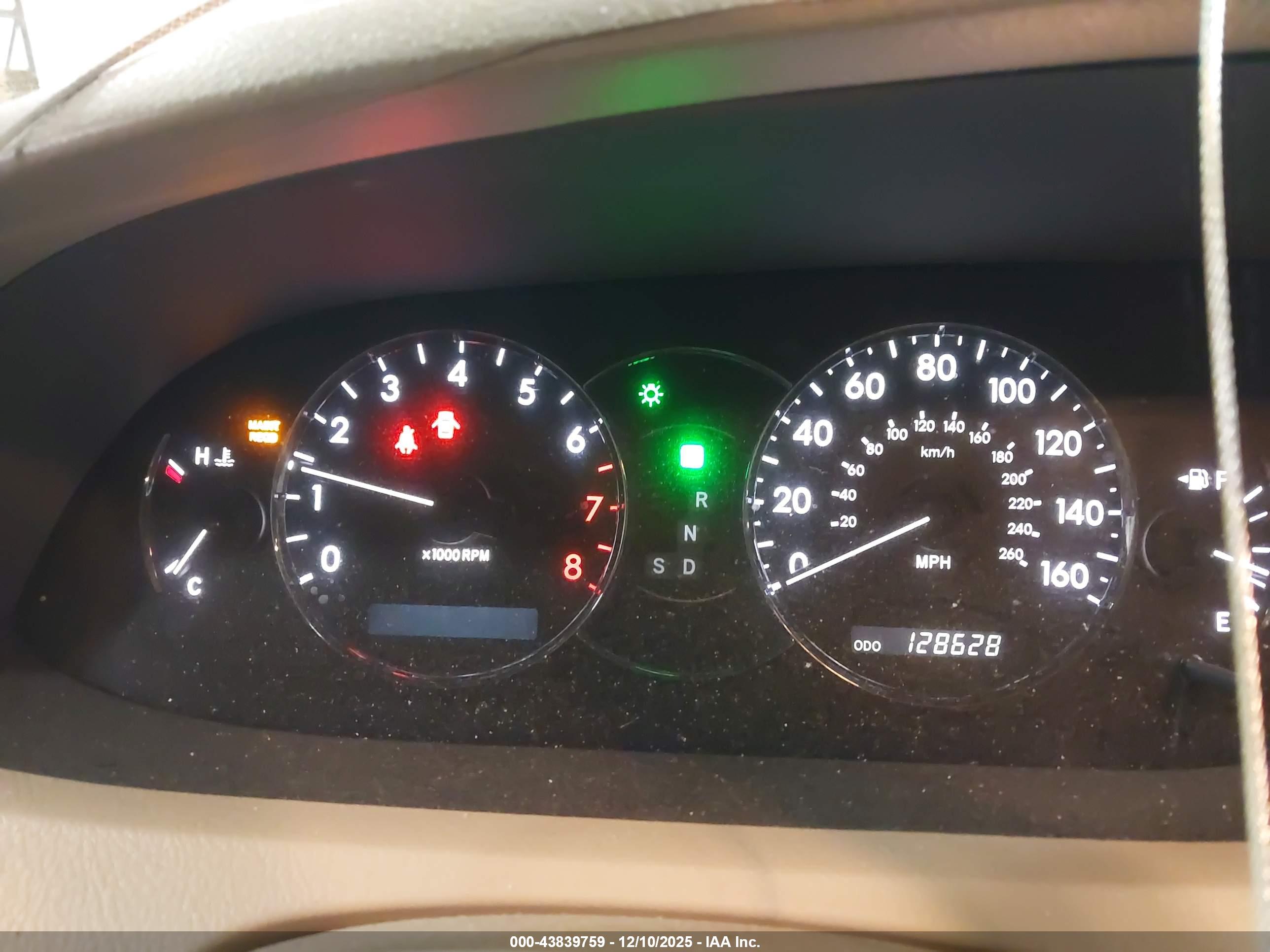 TOYOTA AVALON image 7