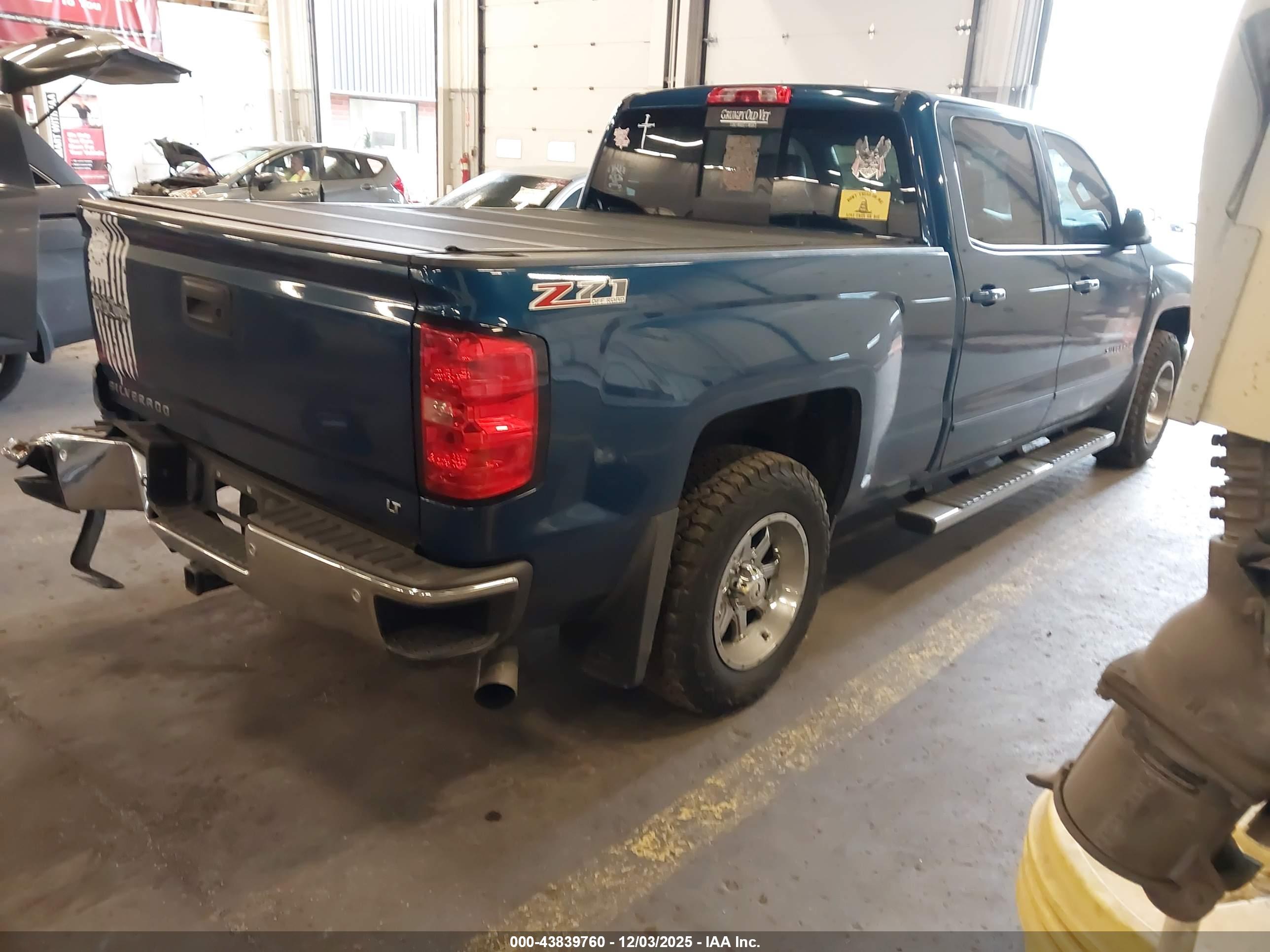 CHEVROLET SILVERADO image 4