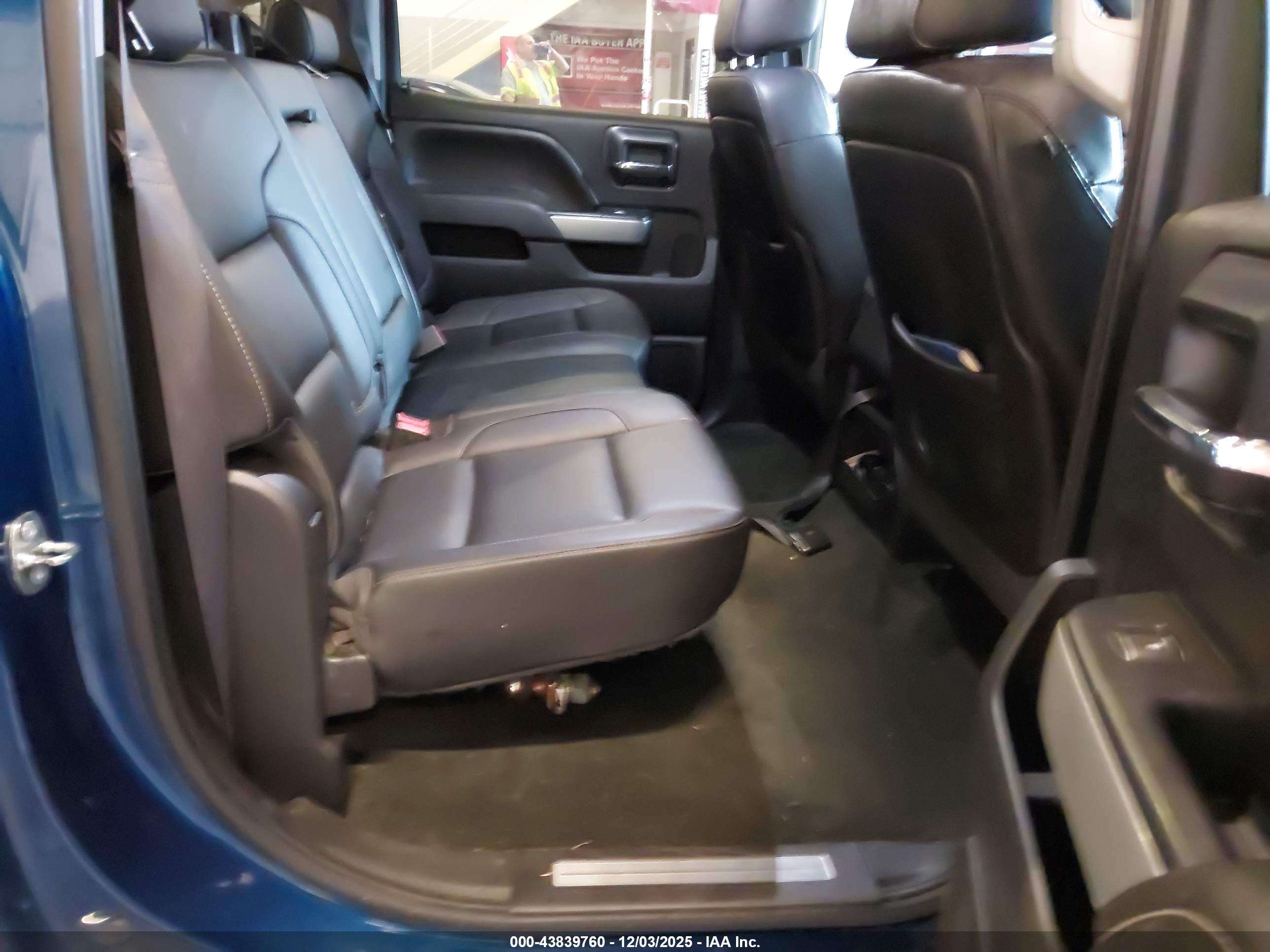 CHEVROLET SILVERADO image 8