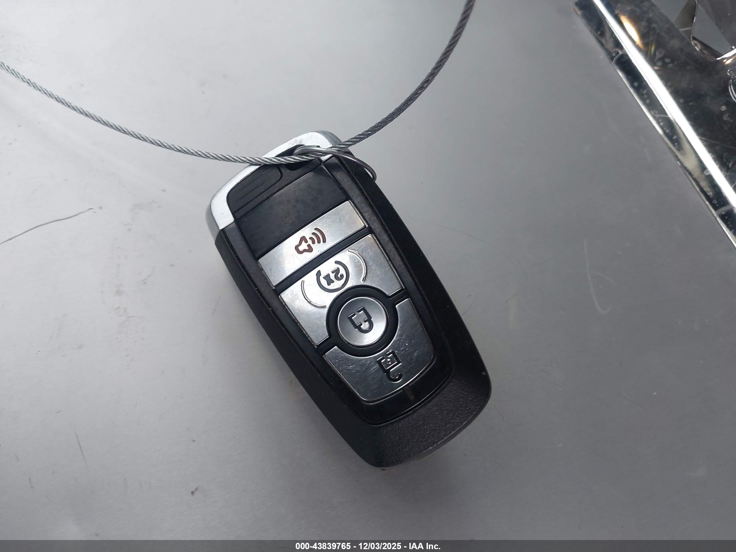 FORD ESCAPE image 11