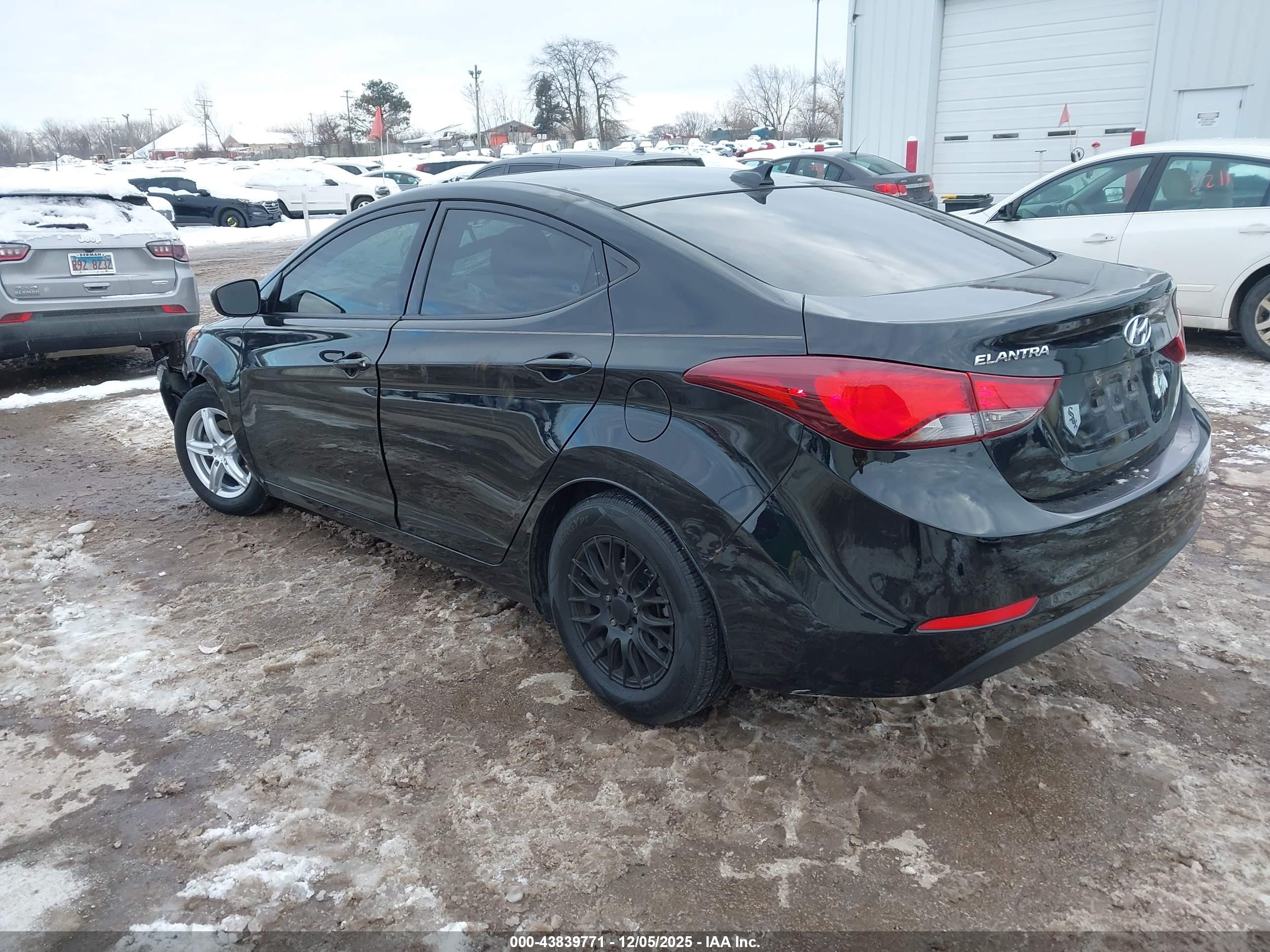 HYUNDAI ELANTRA image 3