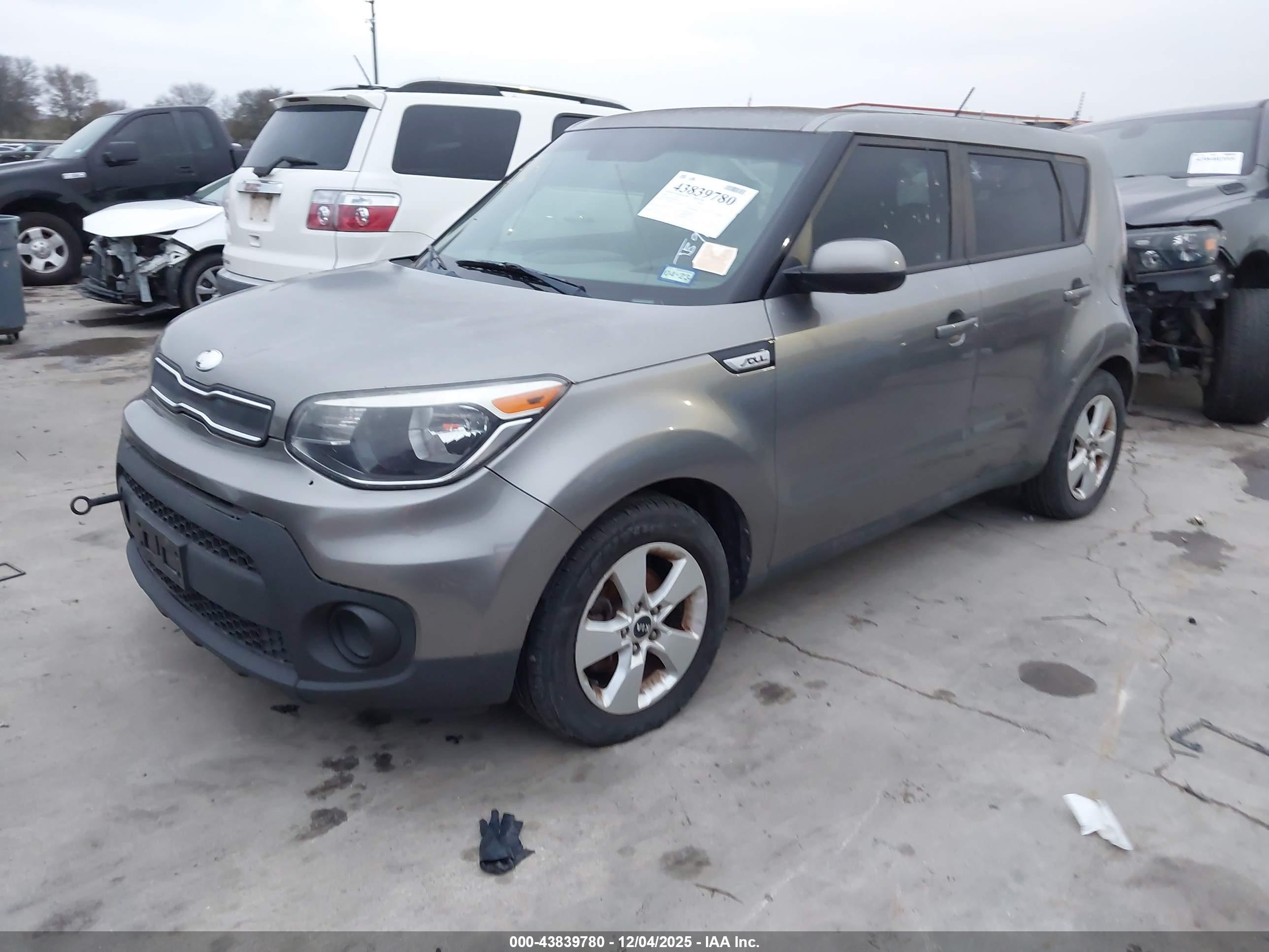 KIA SOUL image 2