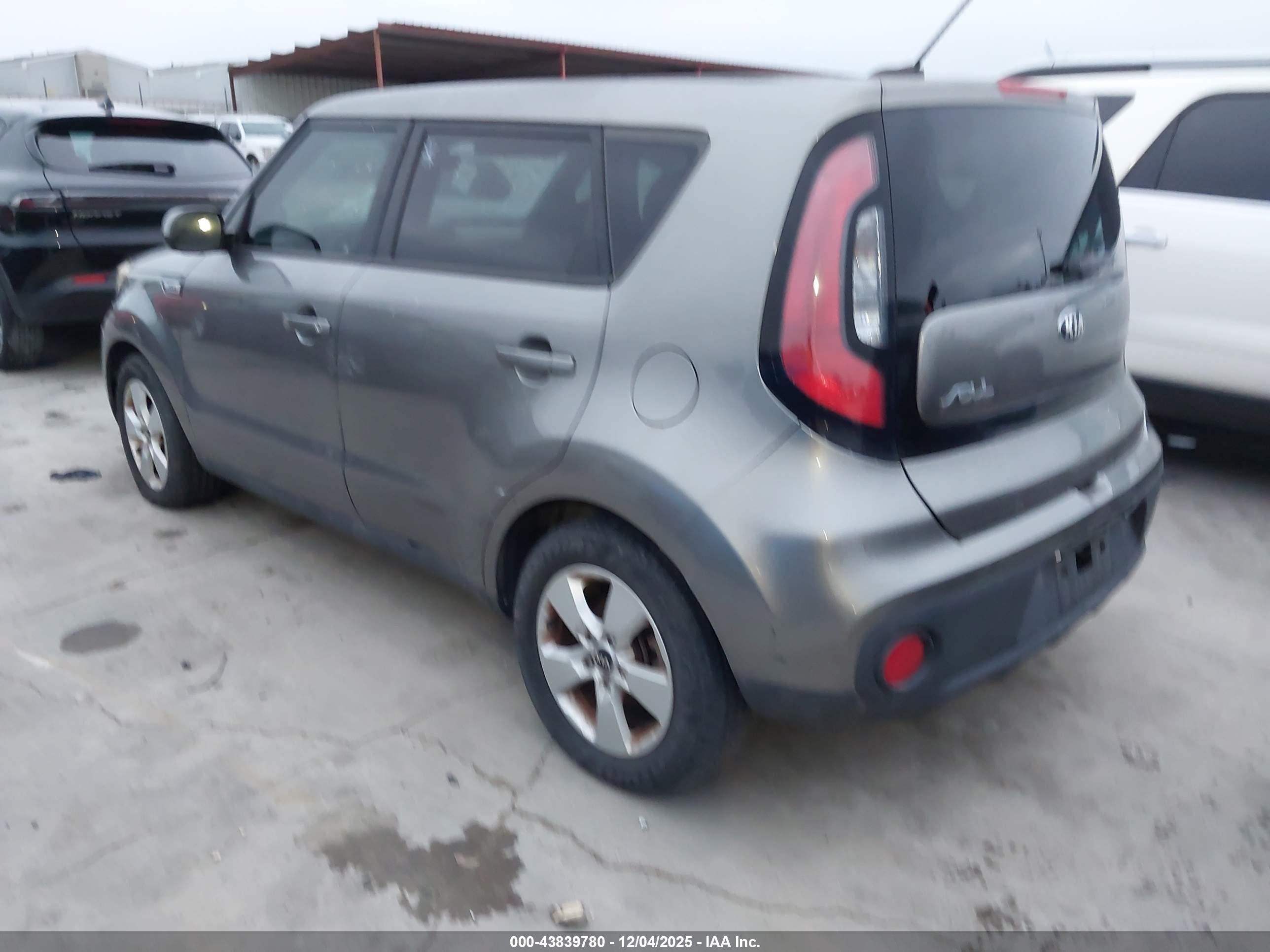 KIA SOUL image 3