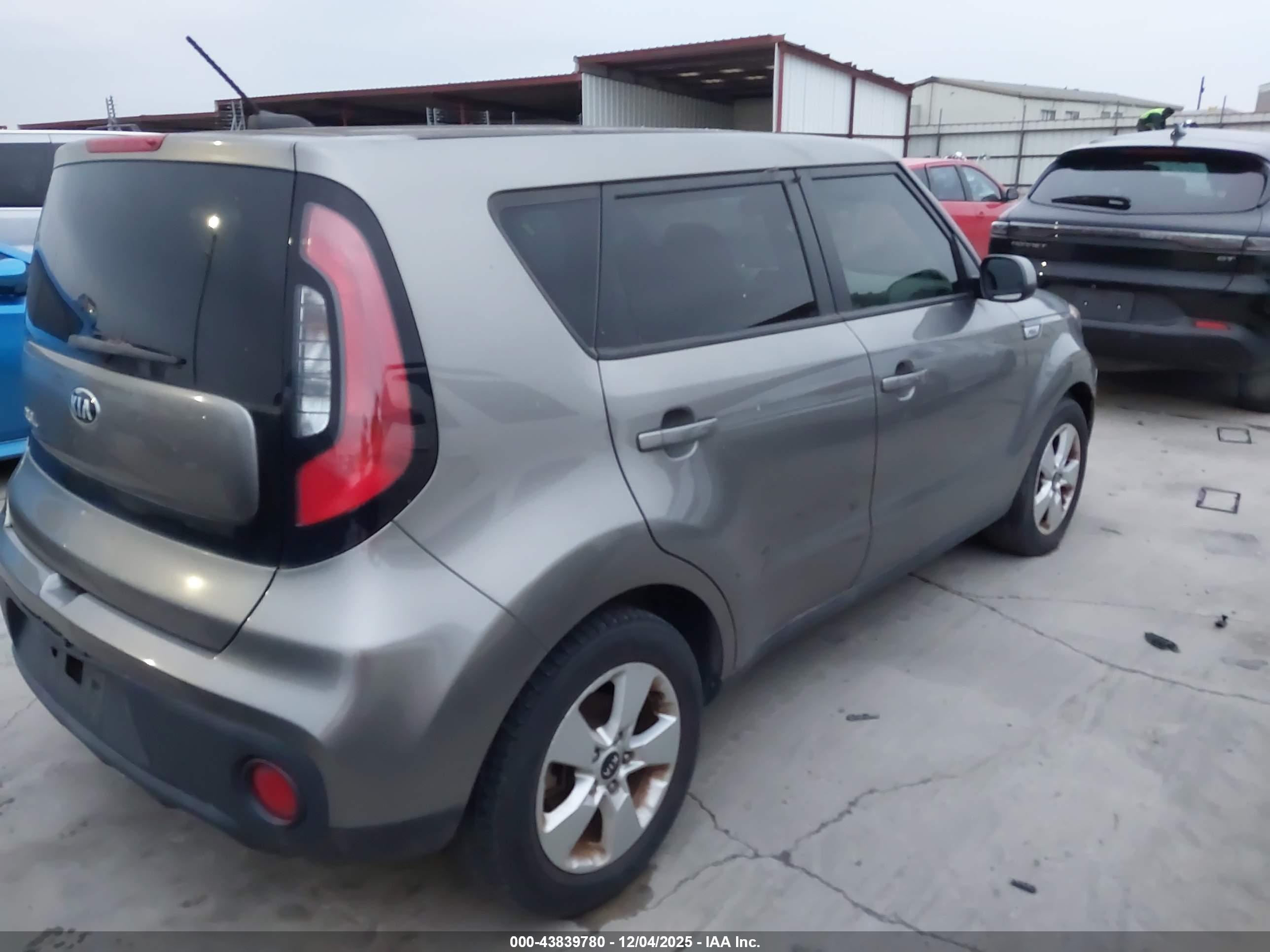 KIA SOUL image 4