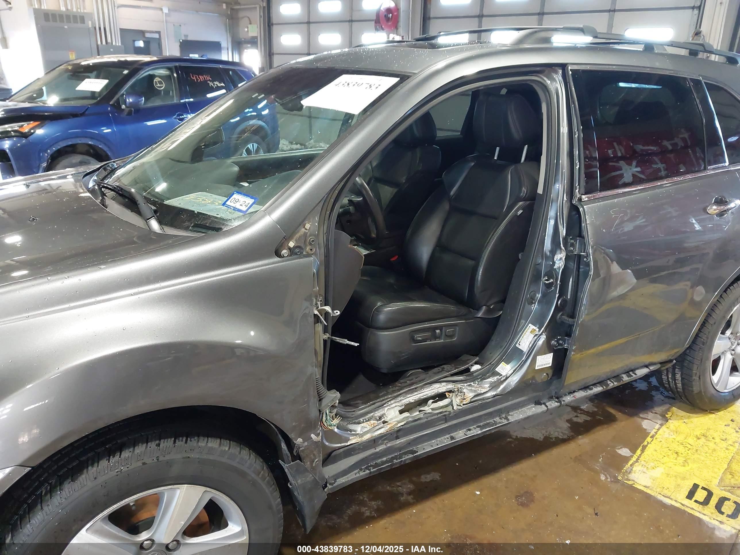 ACURA MDX image 6