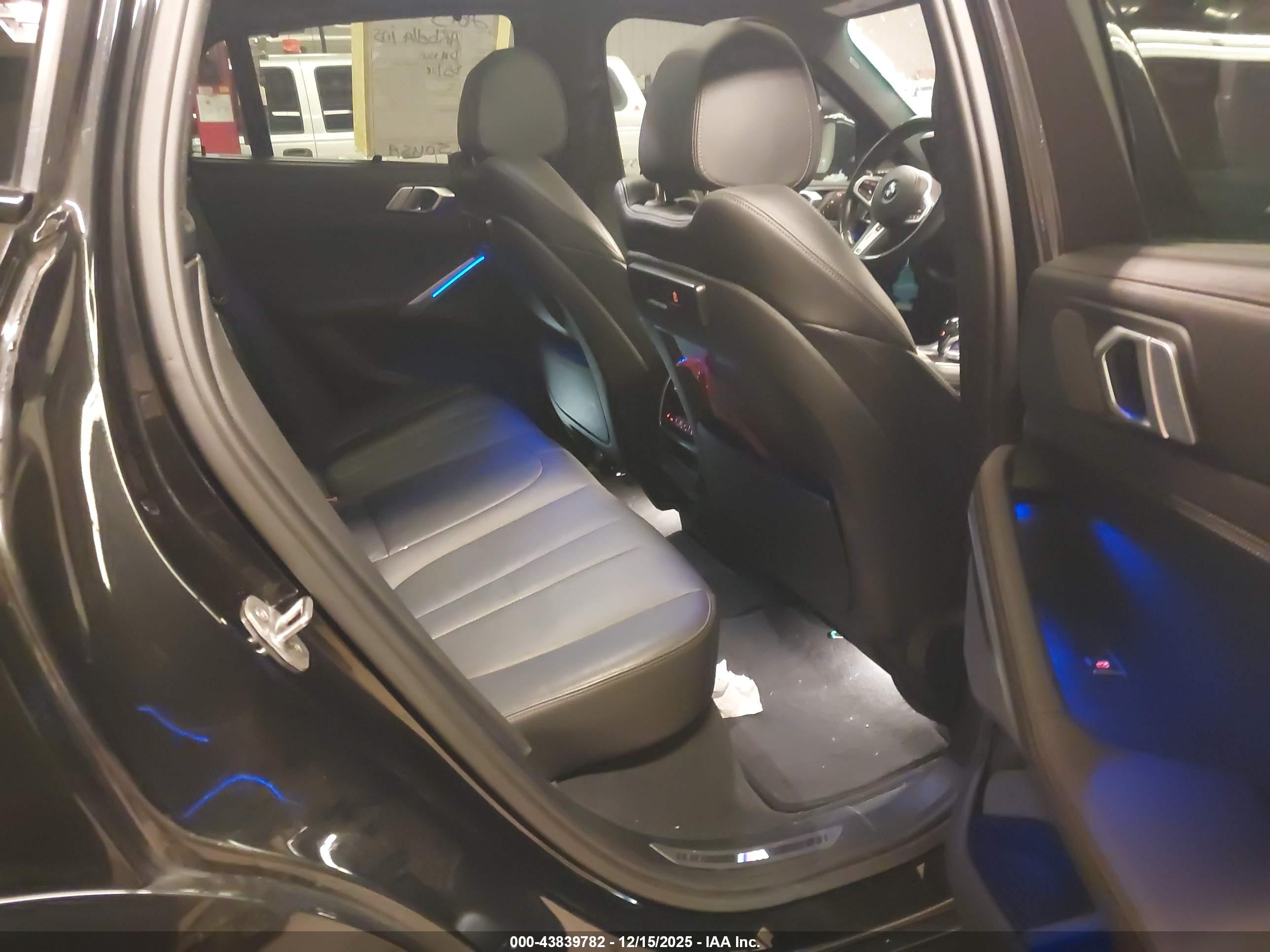 BMW X6 image 8