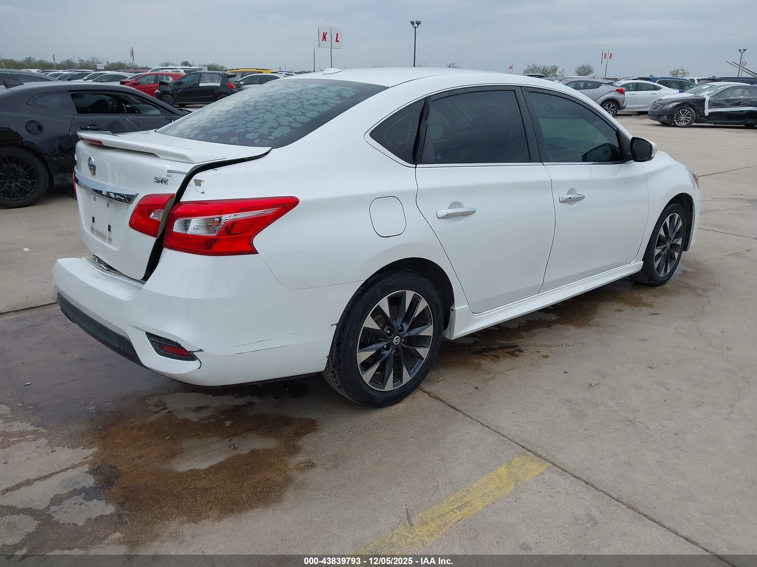 NISSAN SENTRA image 4