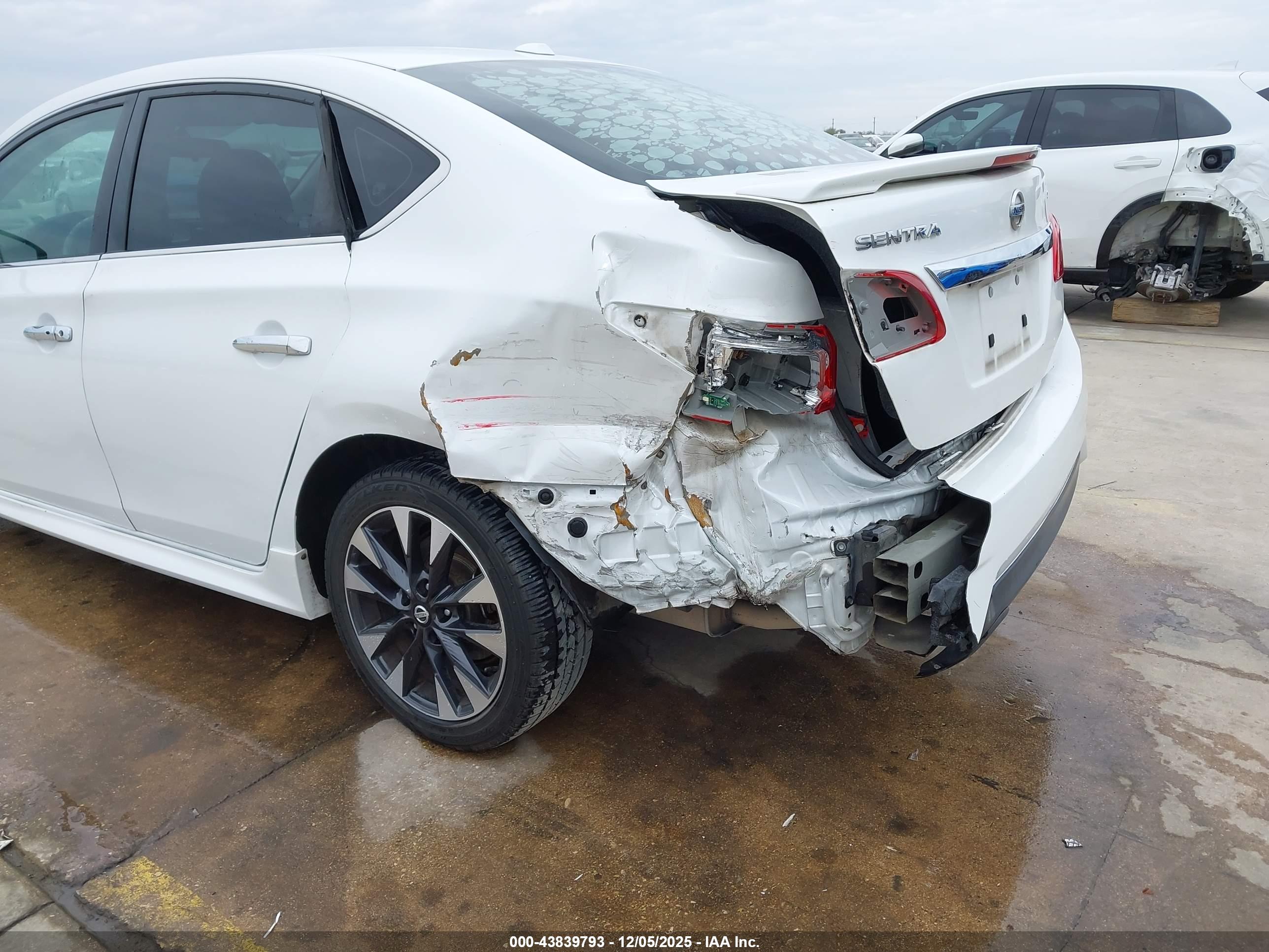 NISSAN SENTRA image 6