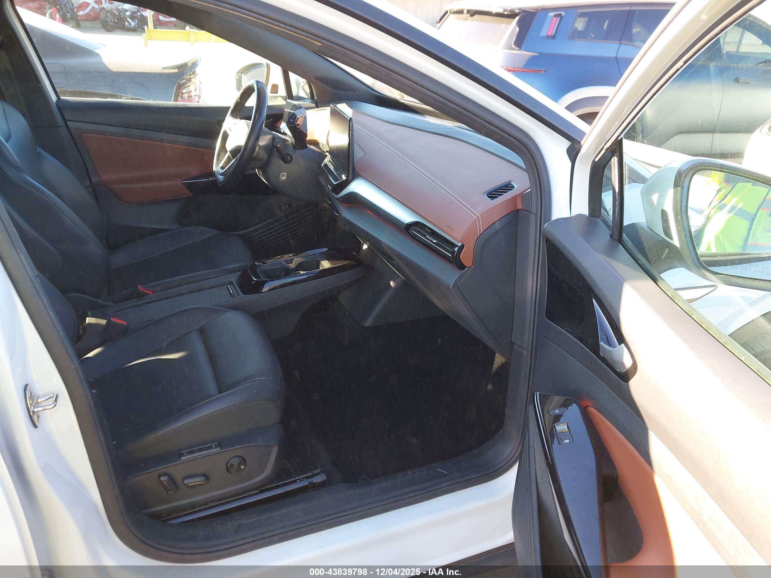 VOLKSWAGEN ID.4 image 5