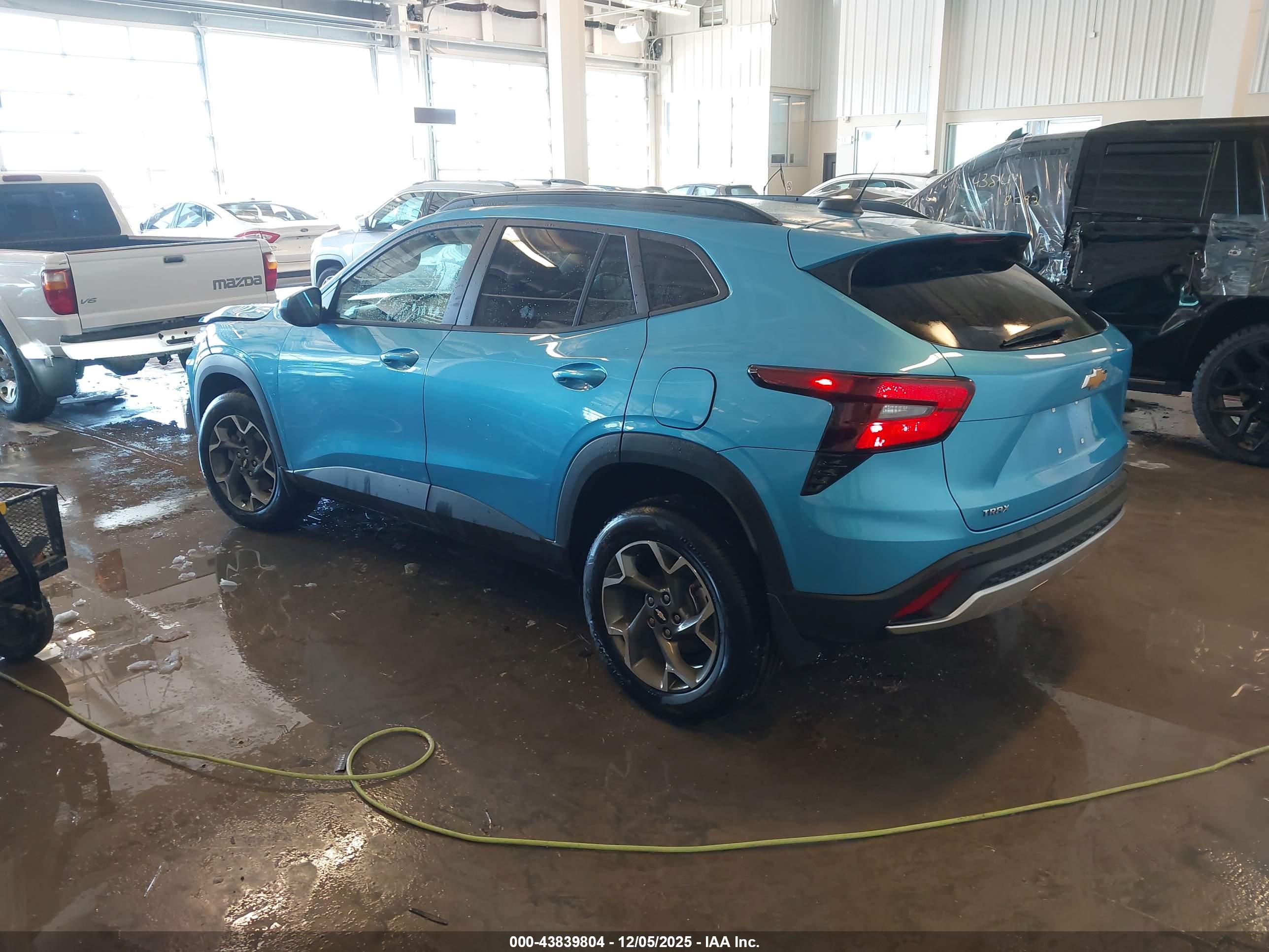 CHEVROLET TRAX image 3