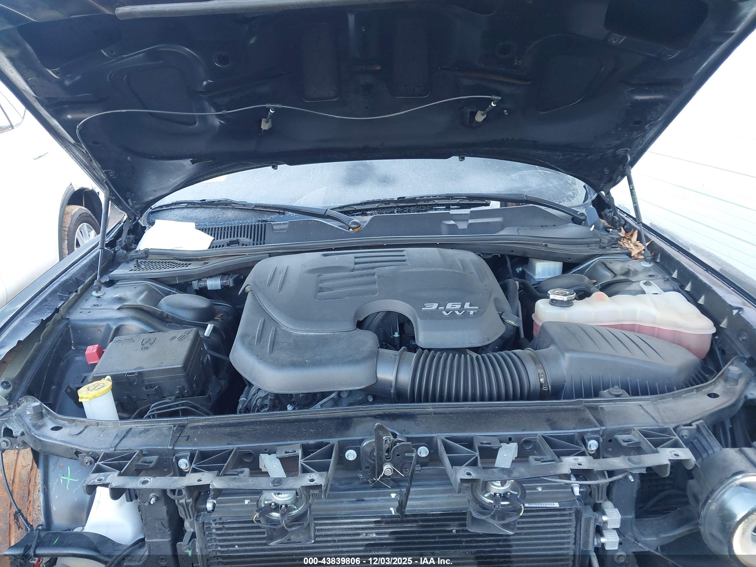 DODGE CHALLENGER image 10