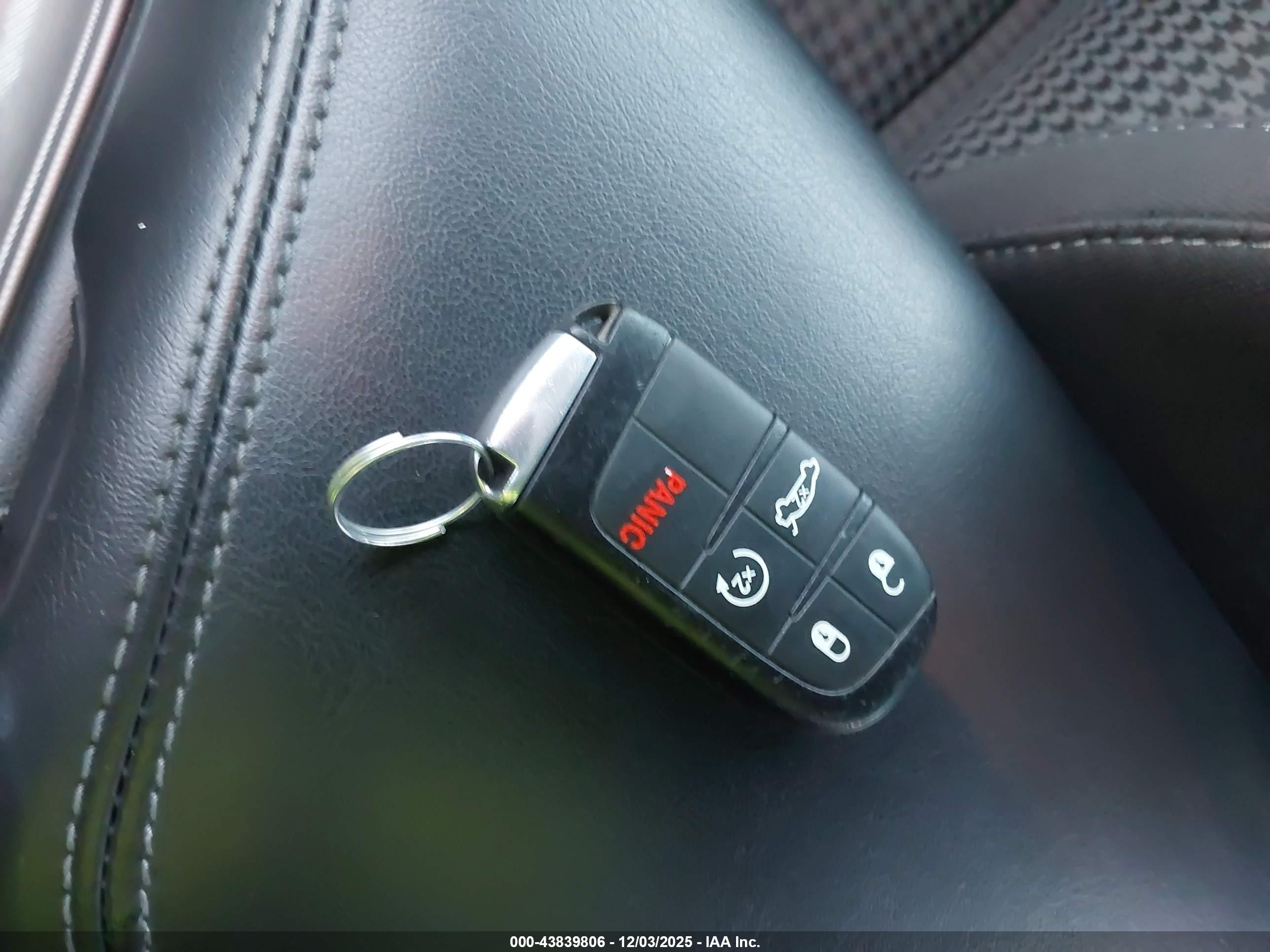 DODGE CHALLENGER image 11