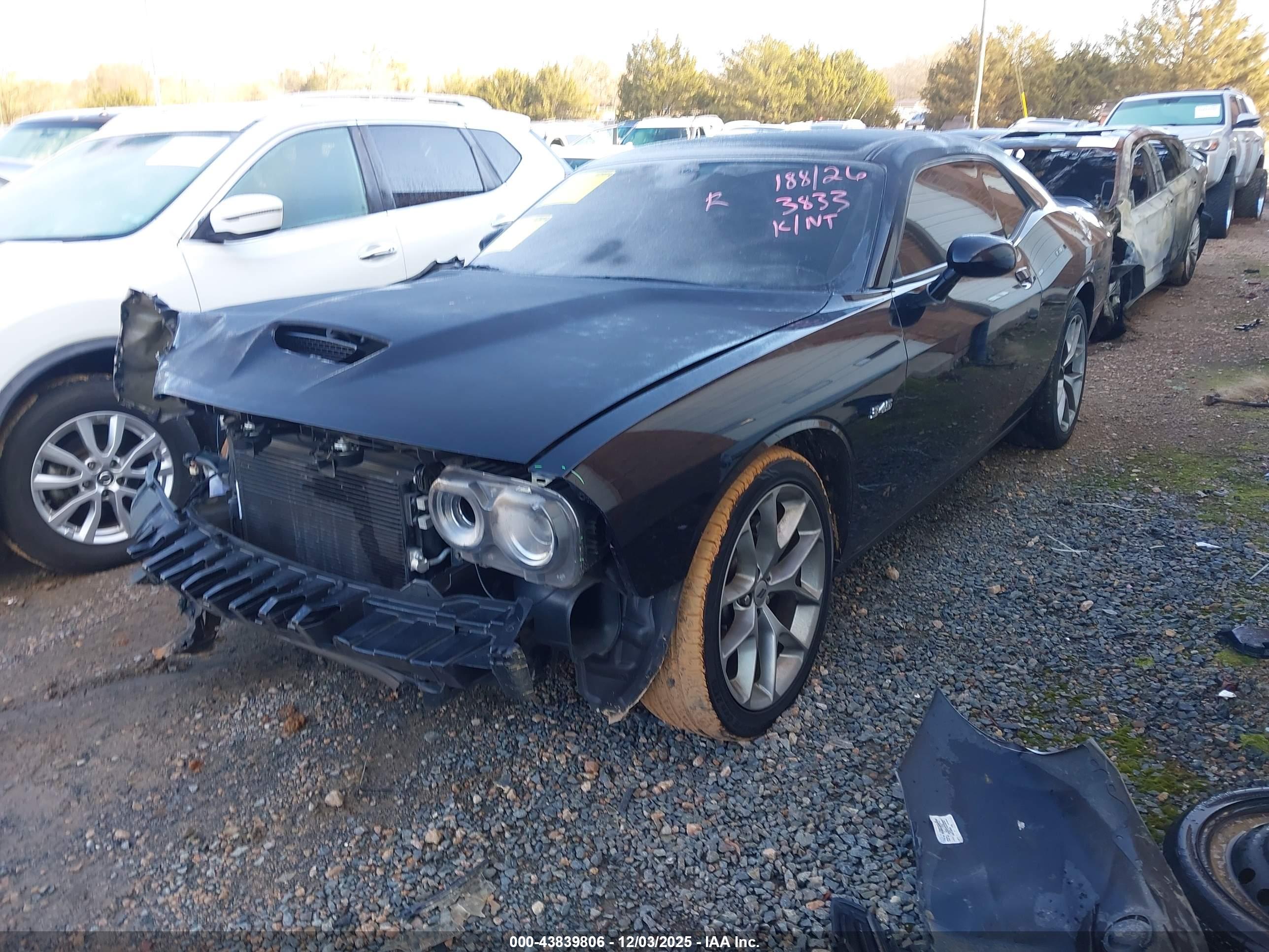 DODGE CHALLENGER image 2