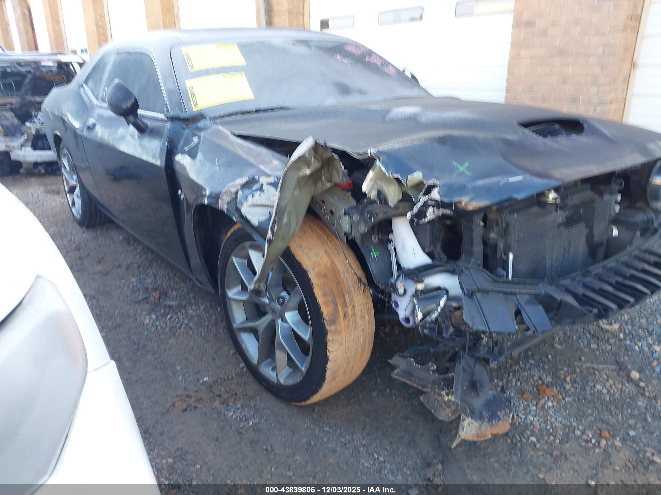 DODGE CHALLENGER image 6