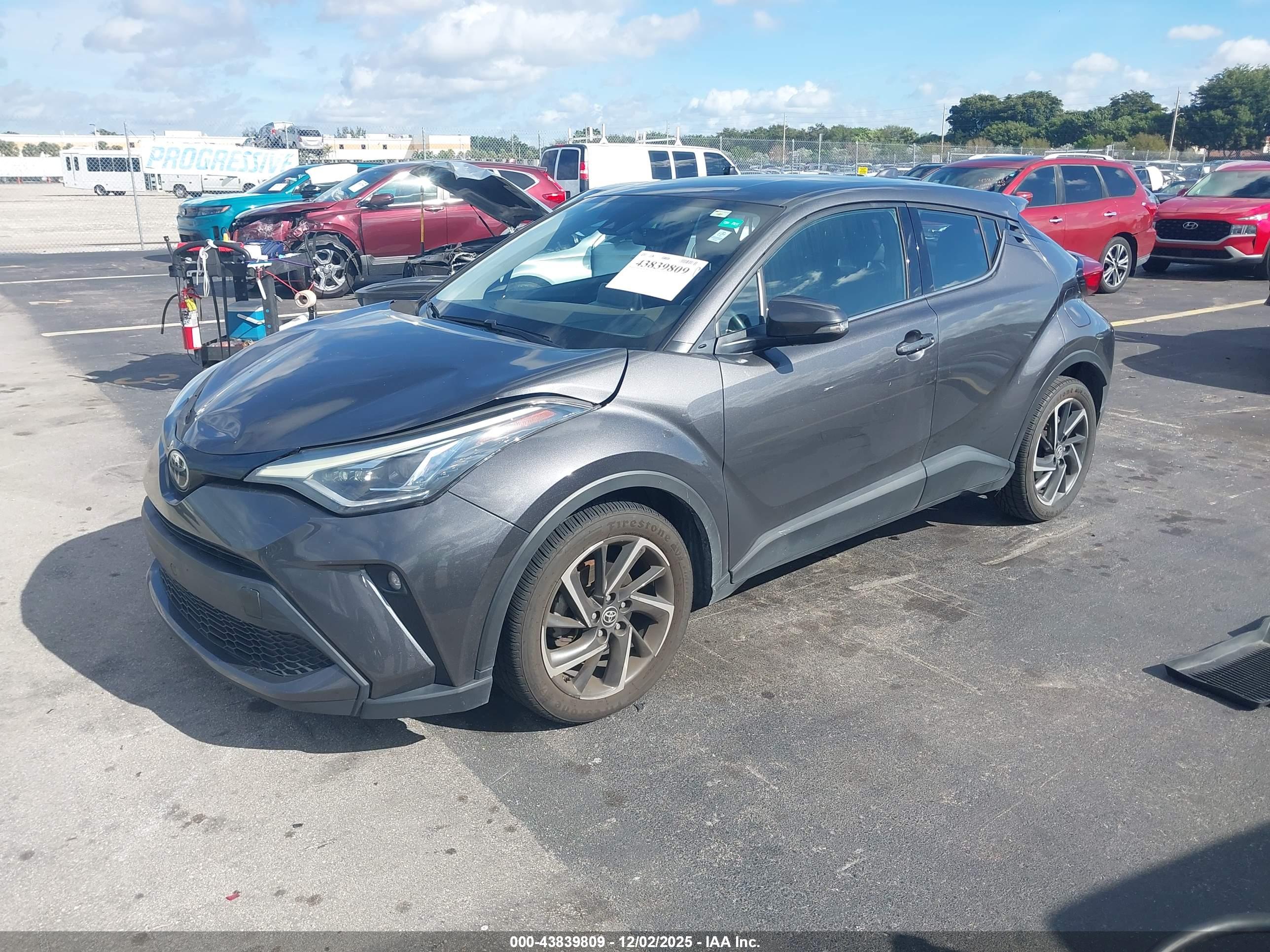 TOYOTA C-HR image 2