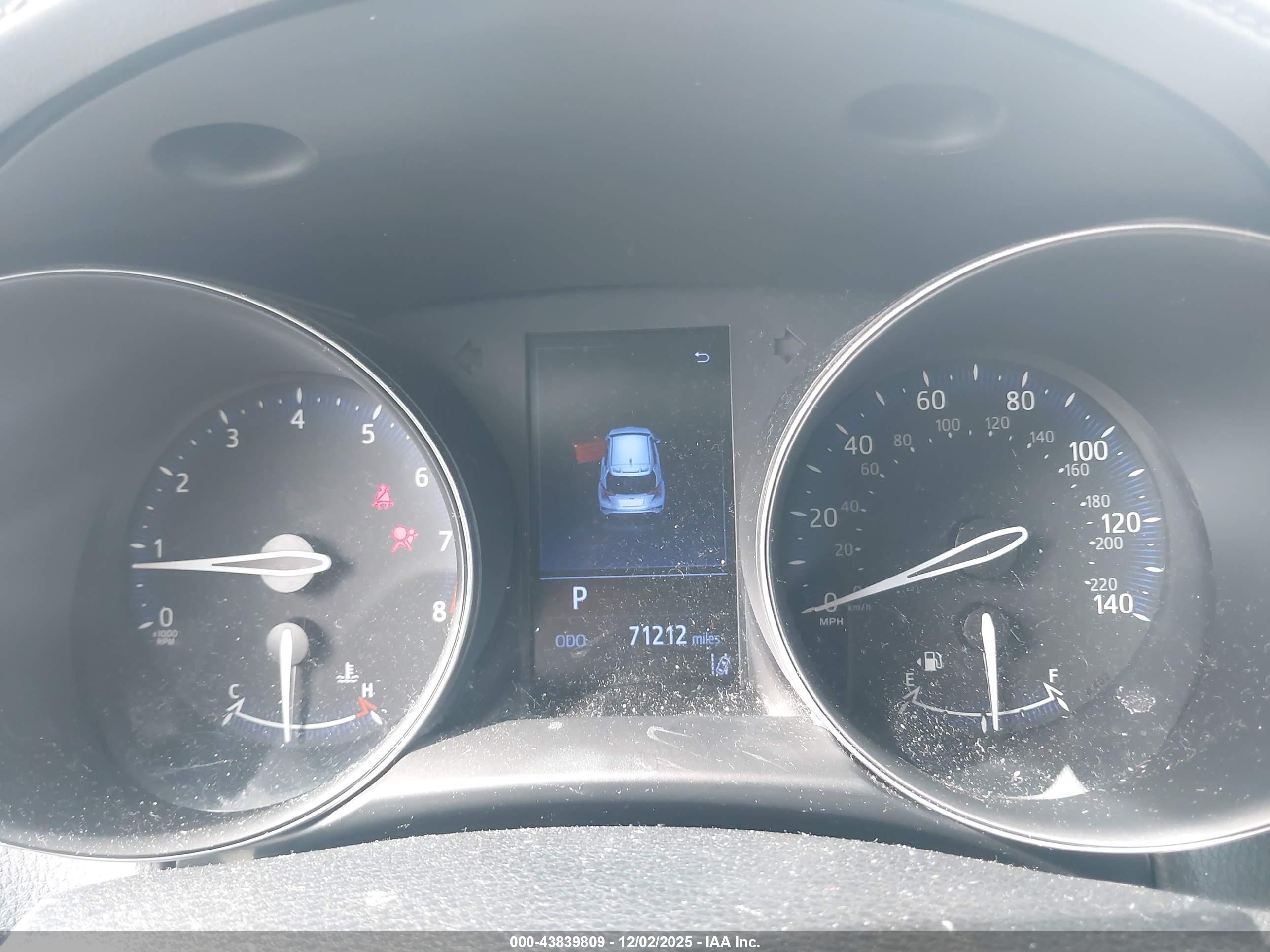 TOYOTA C-HR image 7