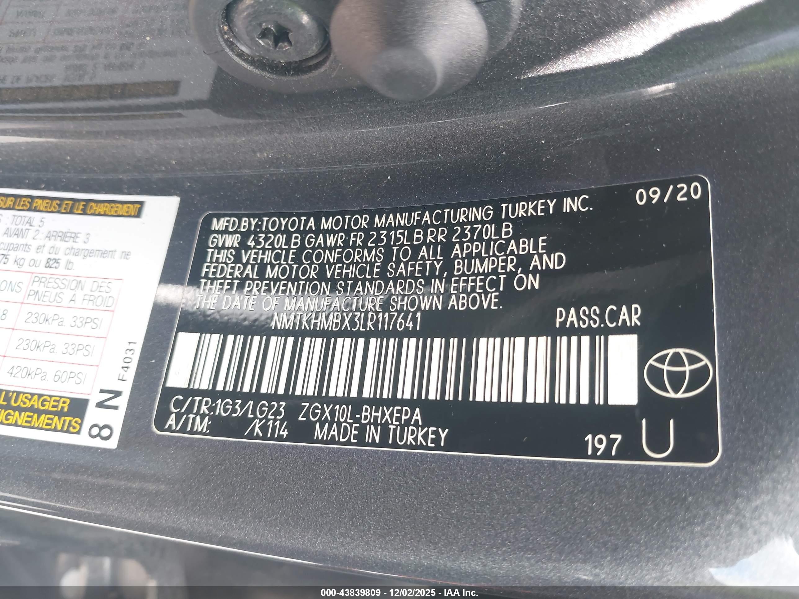 TOYOTA C-HR image 9