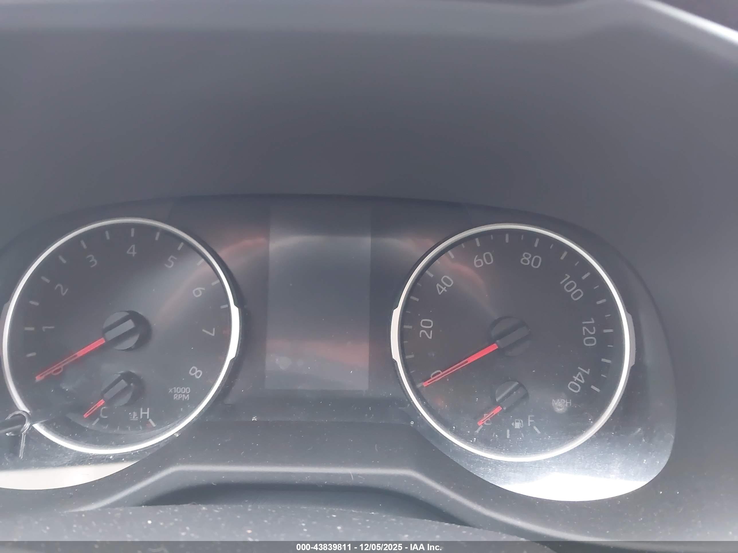 TOYOTA RAV4 image 7