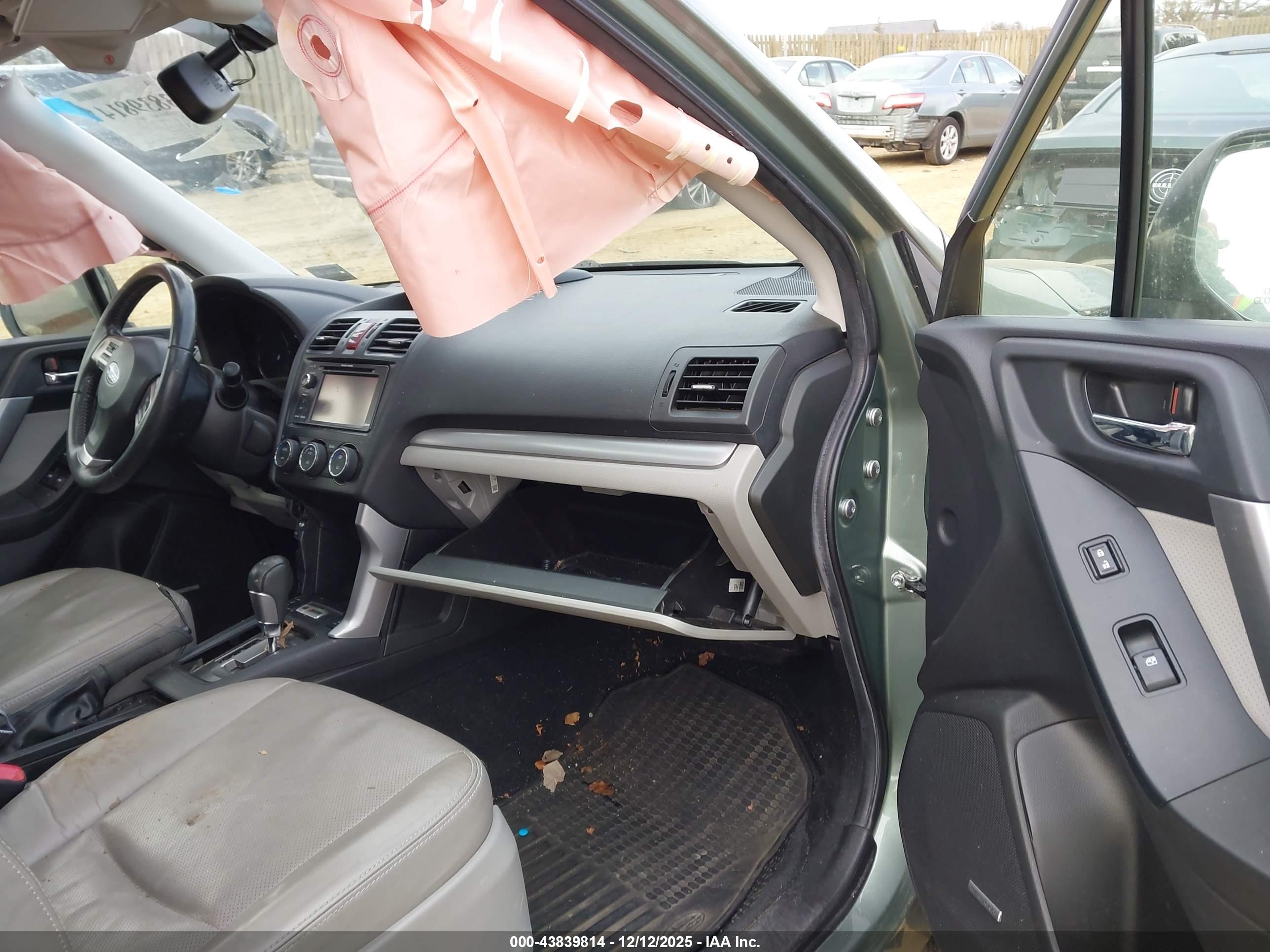 SUBARU FORESTER image 5