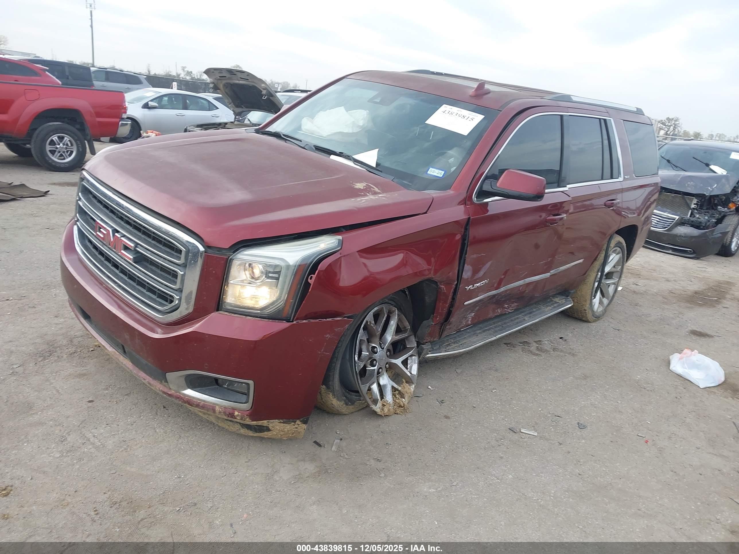 GMC YUKON image 2