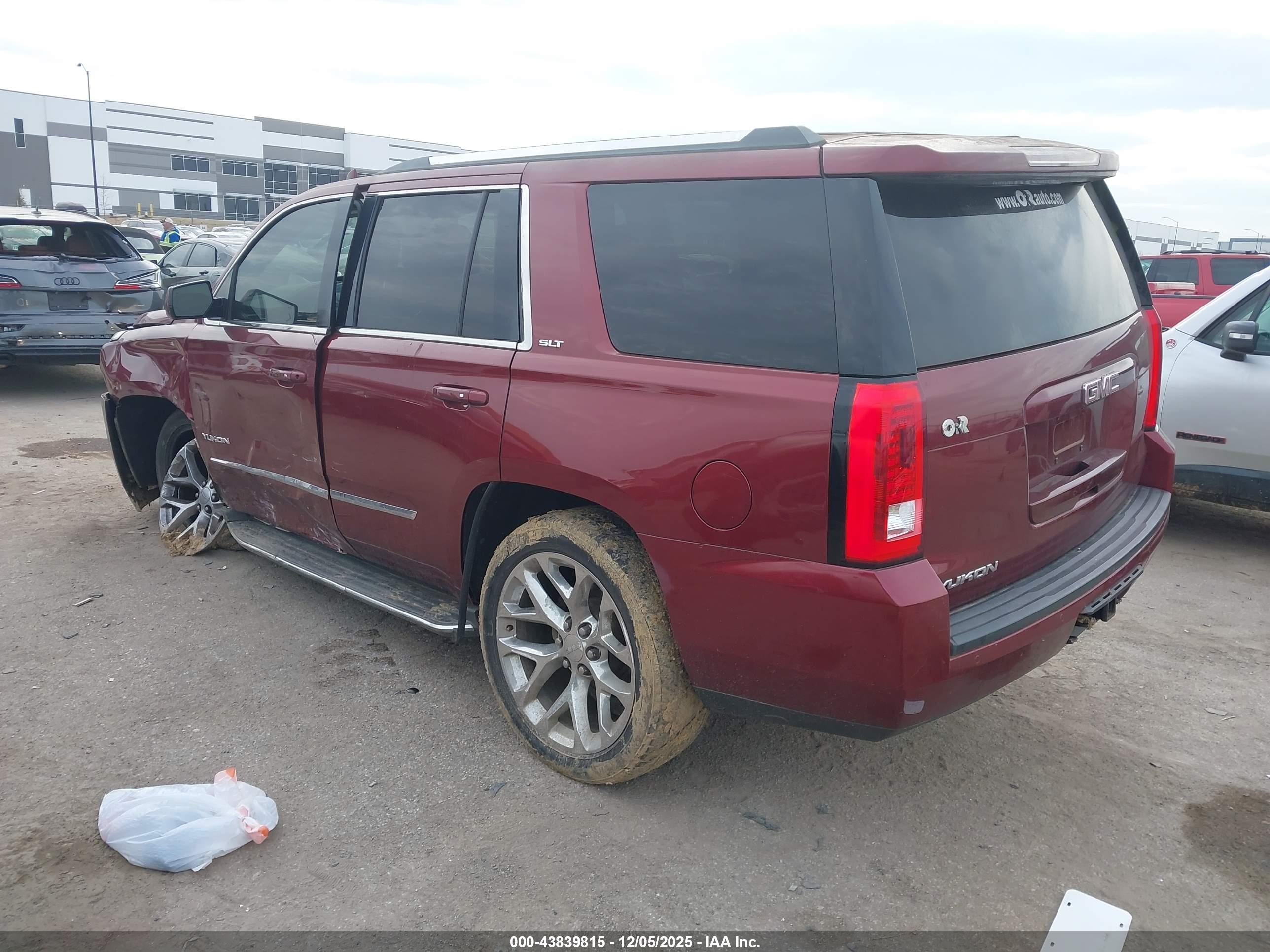 GMC YUKON image 3