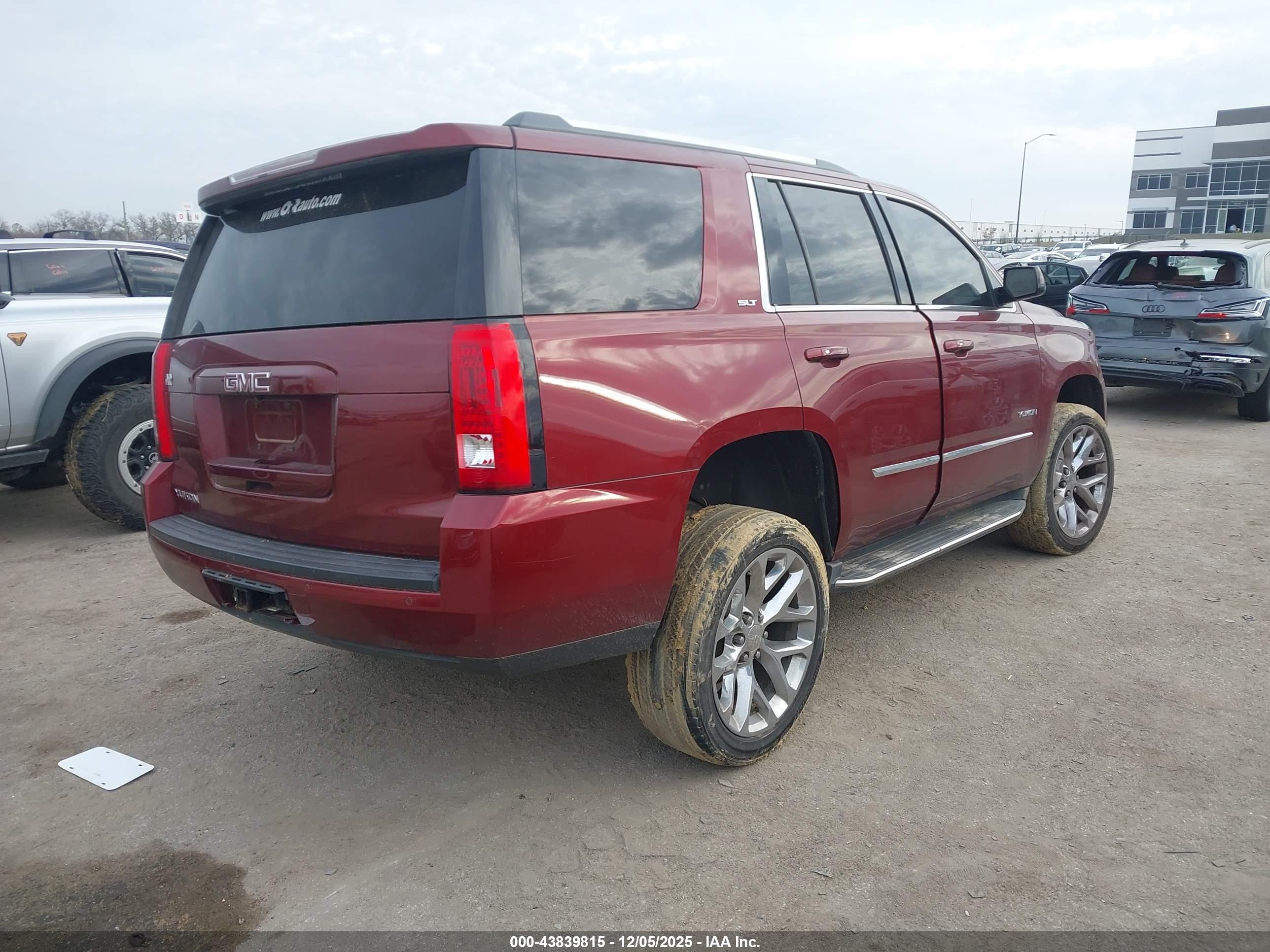 GMC YUKON image 4