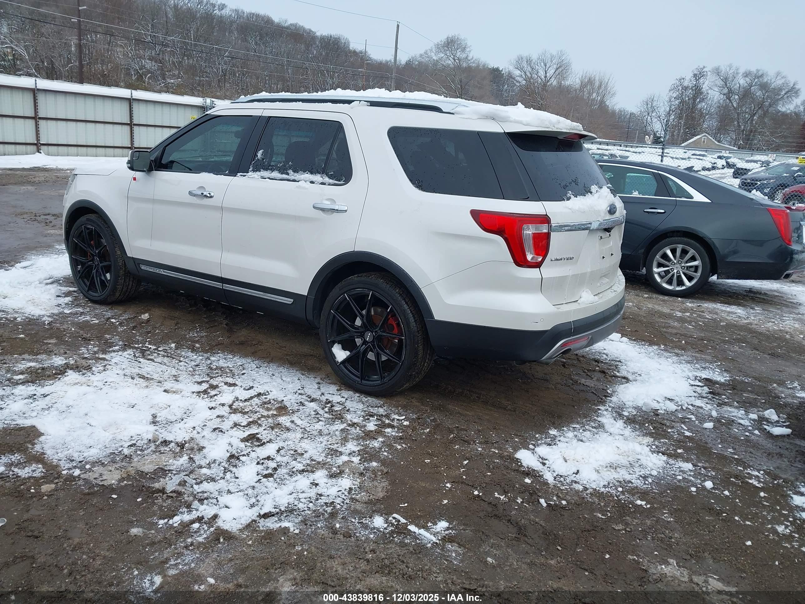 FORD EXPLORER image 3