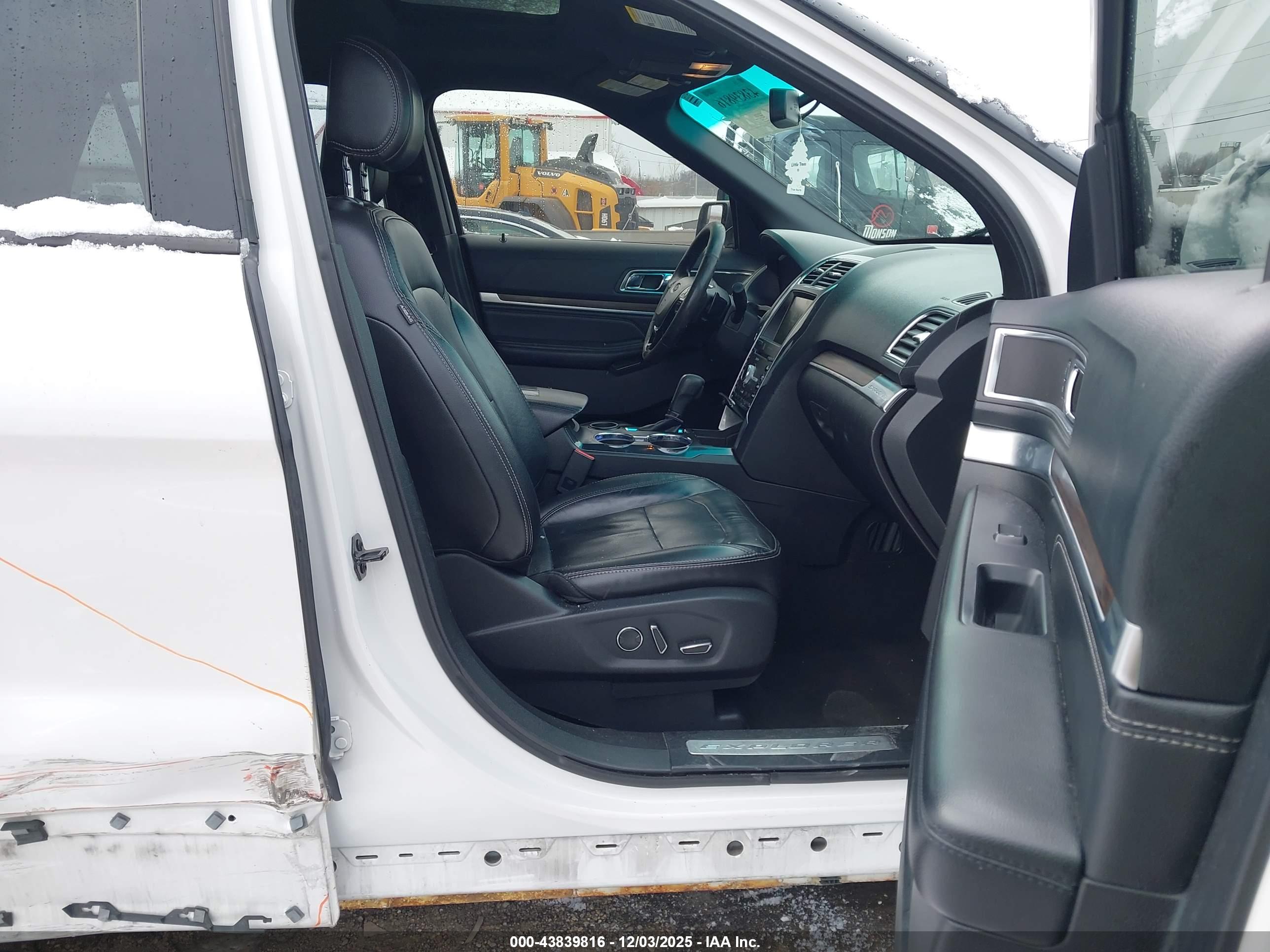 FORD EXPLORER image 5
