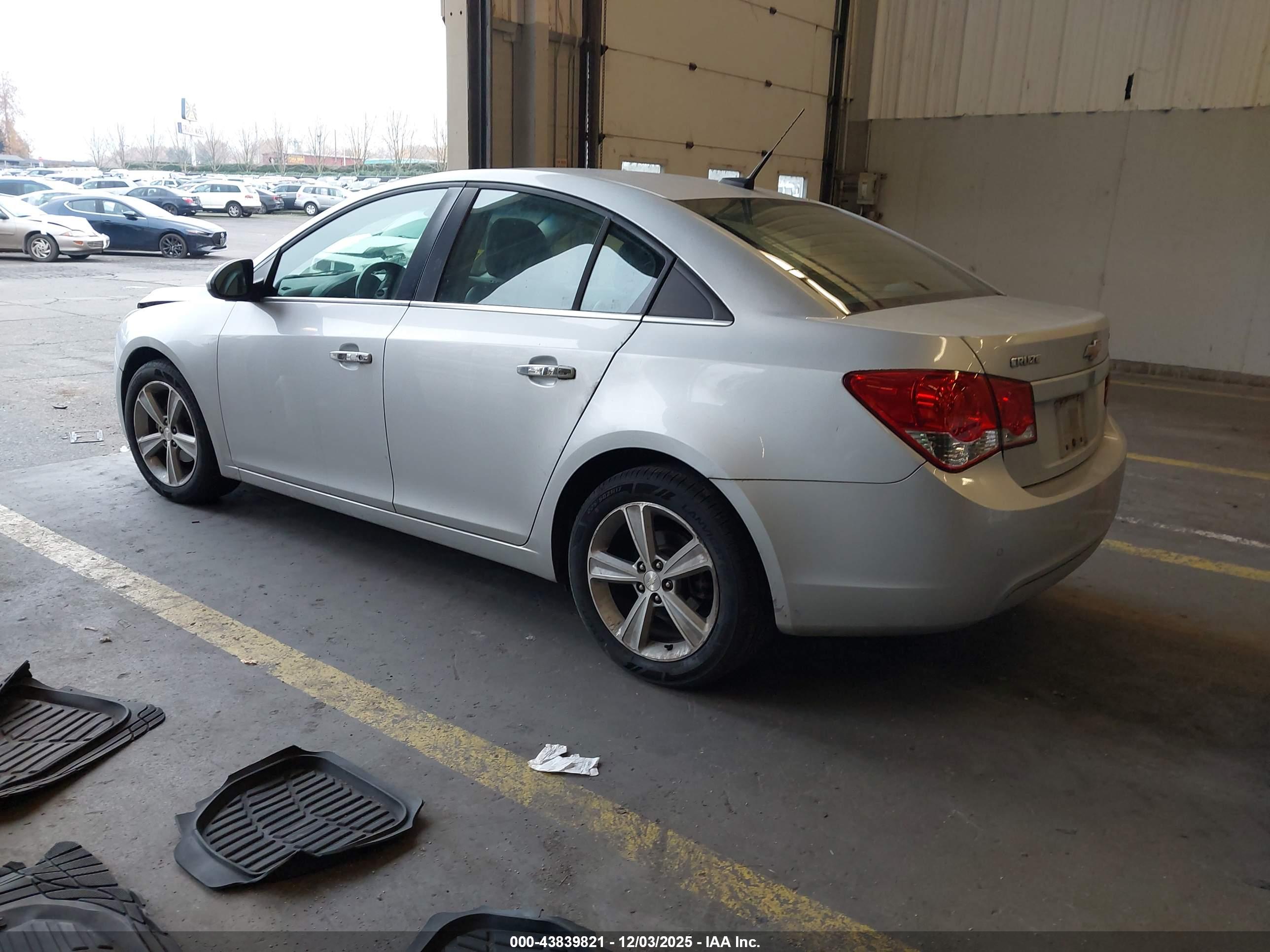 CHEVROLET CRUZE image 3