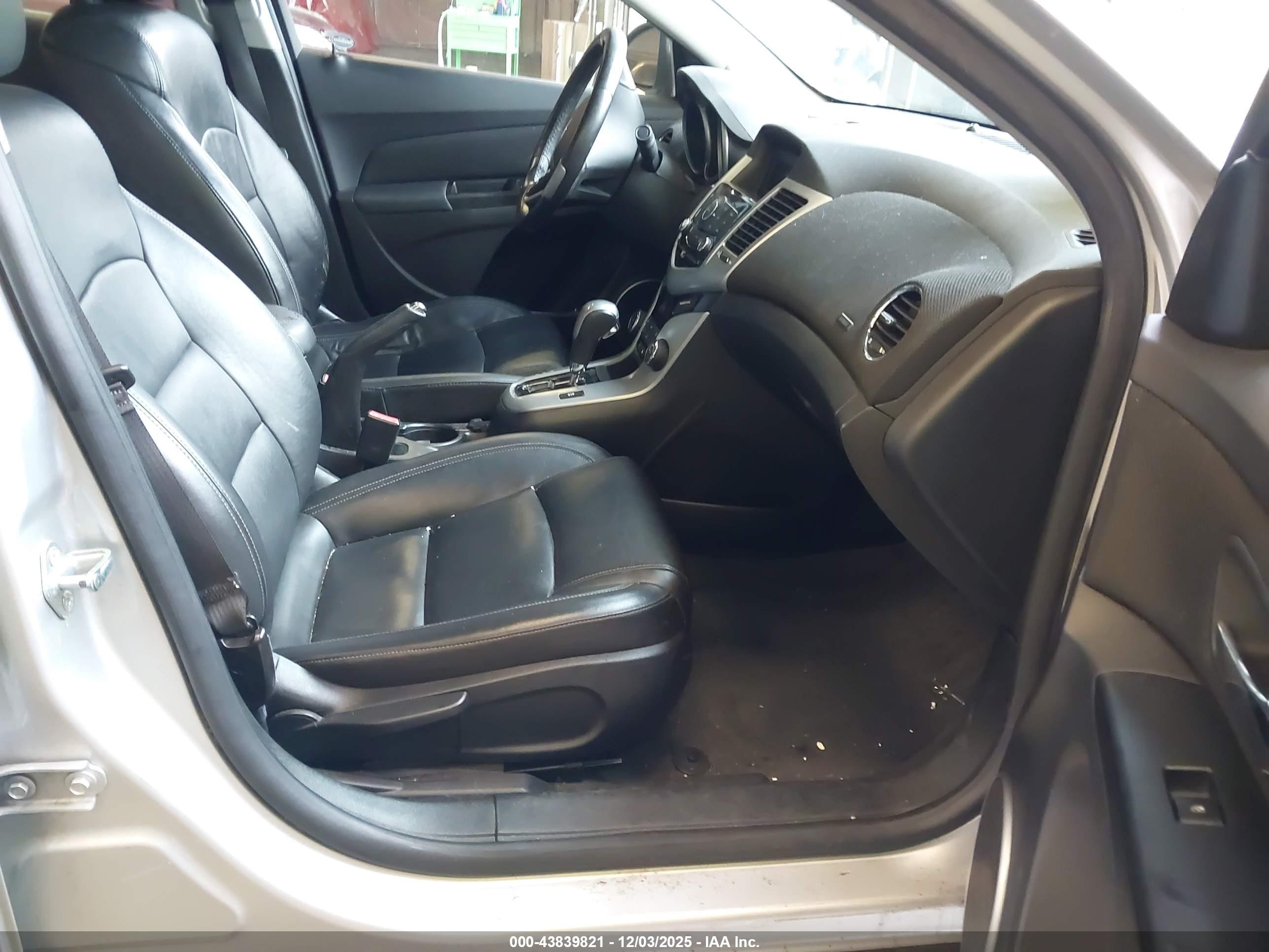 CHEVROLET CRUZE image 5