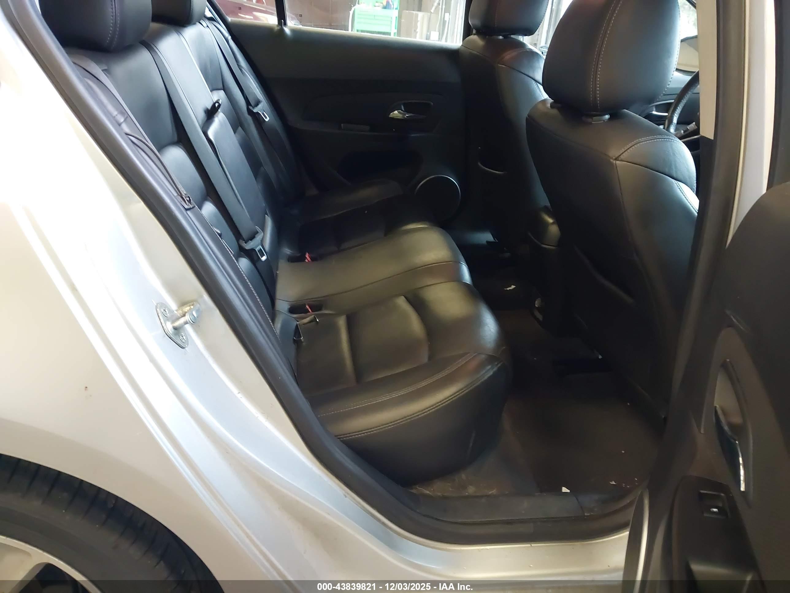 CHEVROLET CRUZE image 8